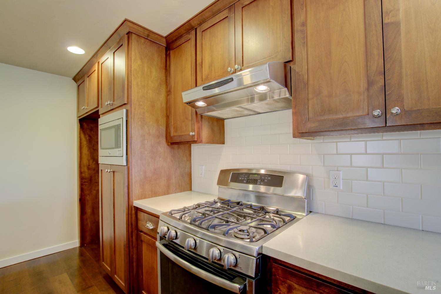 Detail Gallery Image 6 of 52 For 2891 I Street Ext Unkn #I,  Petaluma,  CA 94952 - 5 Beds | 3/1 Baths