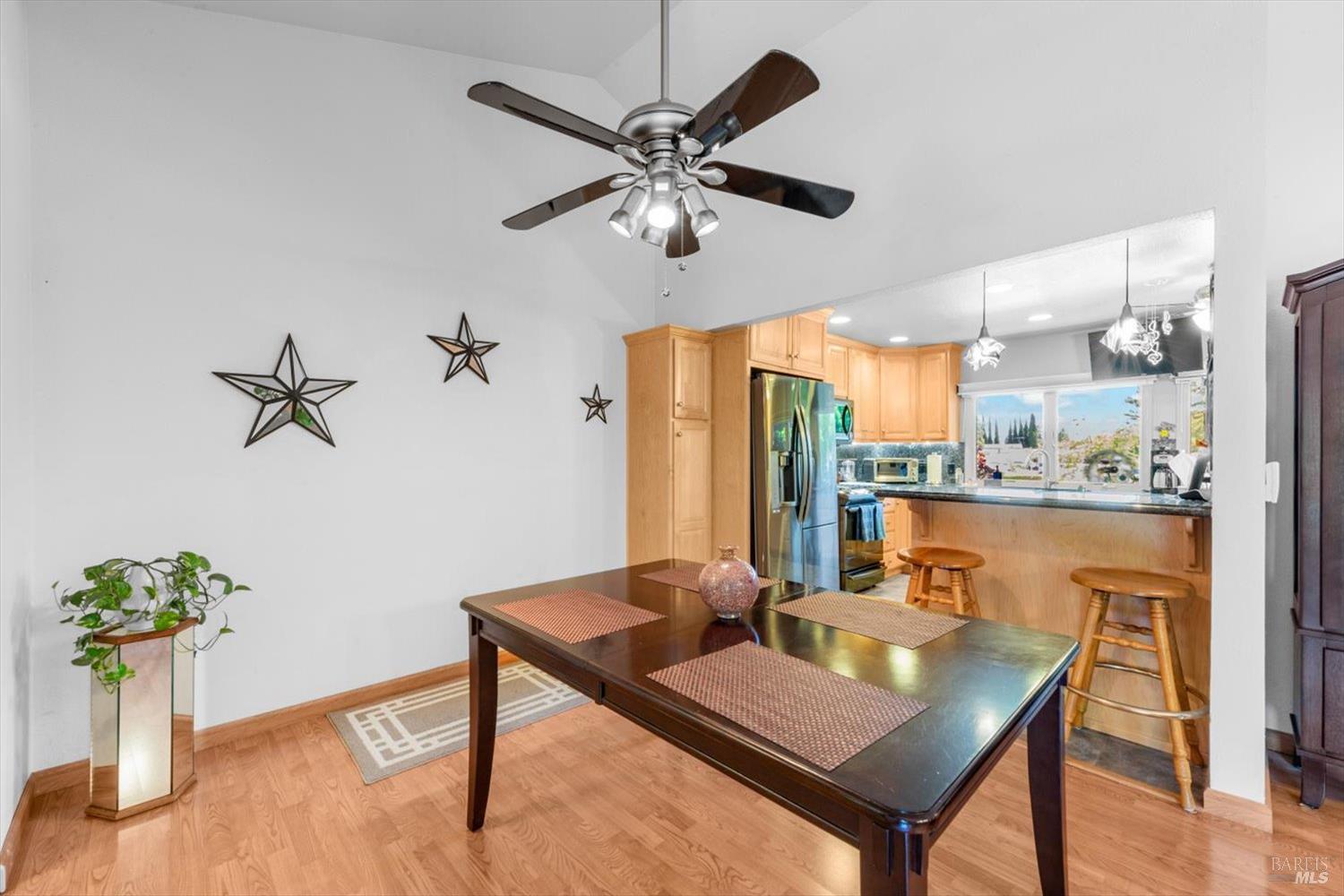 Detail Gallery Image 11 of 72 For 3451 Astoria Cir, Fairfield,  CA 94534 - 5 Beds | 3/1 Baths