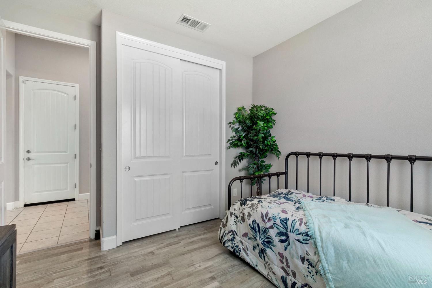 Detail Gallery Image 23 of 38 For 1001 Swift Ct, Vacaville,  CA 95688 - 4 Beds | 2 Baths