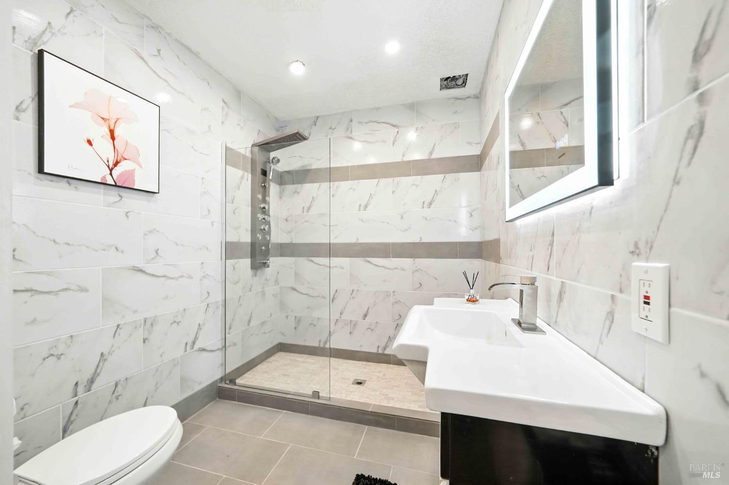 Detail Gallery Image 11 of 28 For 3711 Garvin Ave, Richmond,  CA 94805 - 2 Beds | 1 Baths