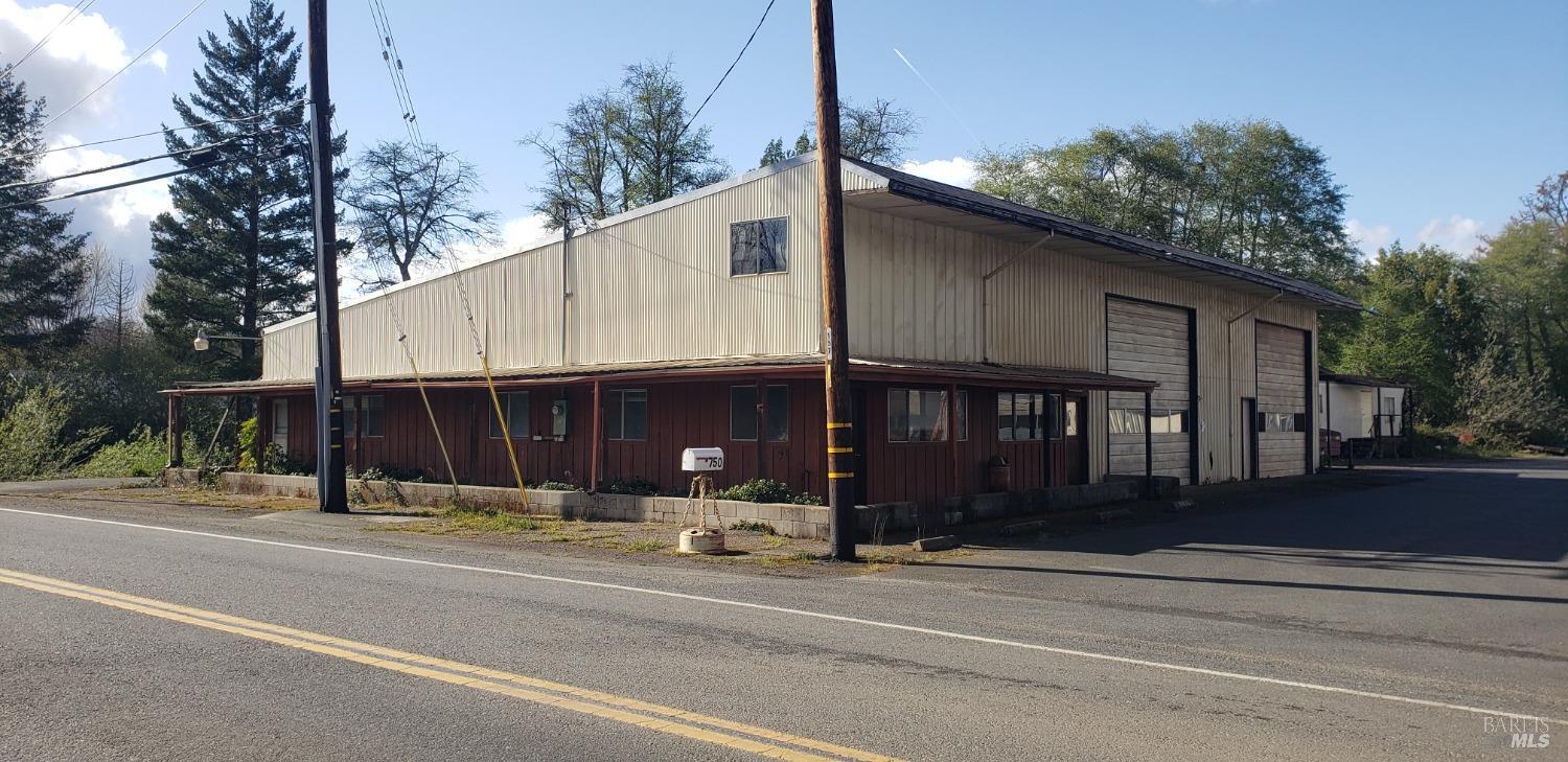 Detail Gallery Image 1 of 7 For 750 E Center Valley Rd, Willits,  CA 95490 - – Beds | – Baths