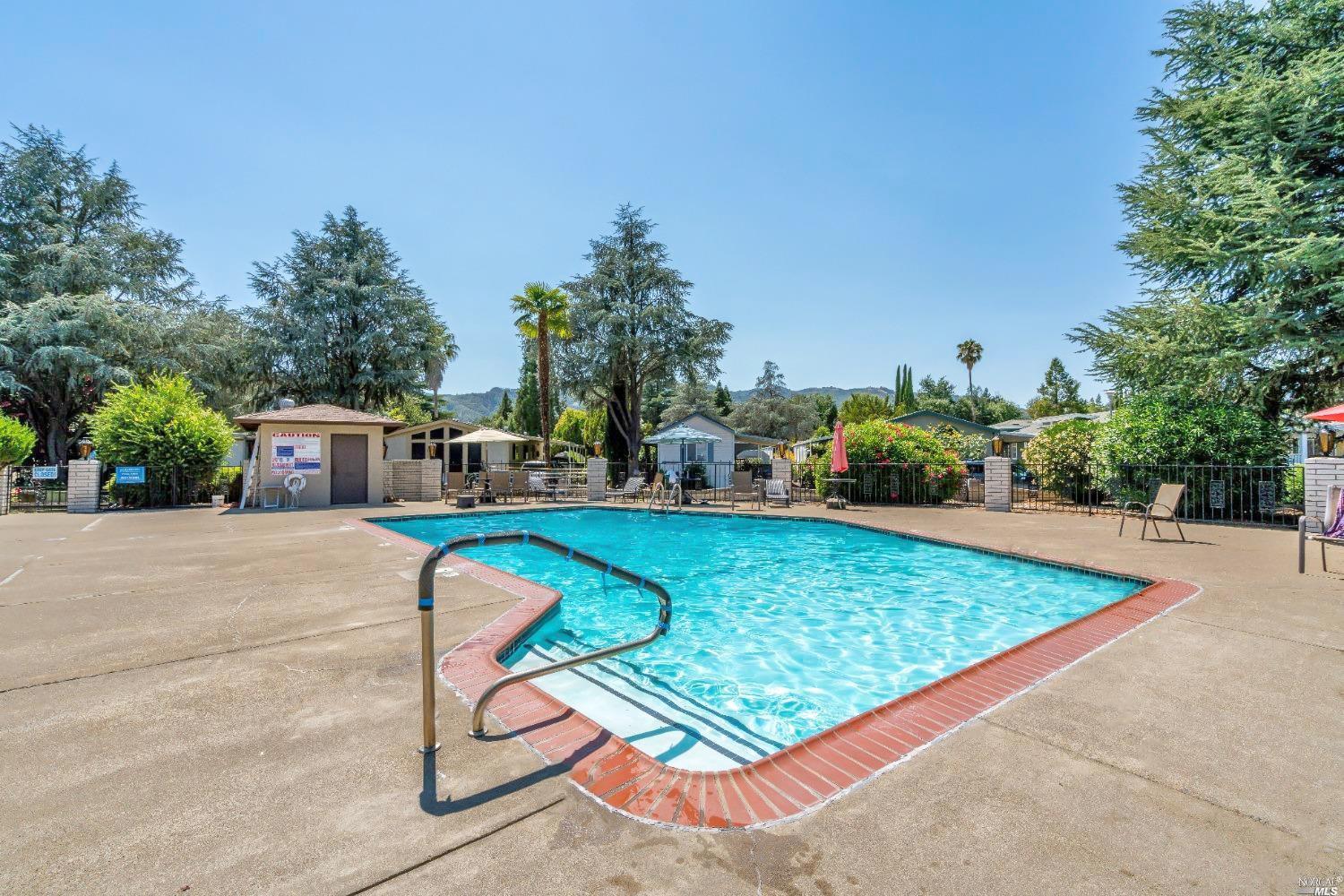 Detail Gallery Image 9 of 9 For 700 E Gobbi St 18, Ukiah,  CA 95482 - 2 Beds | 2 Baths