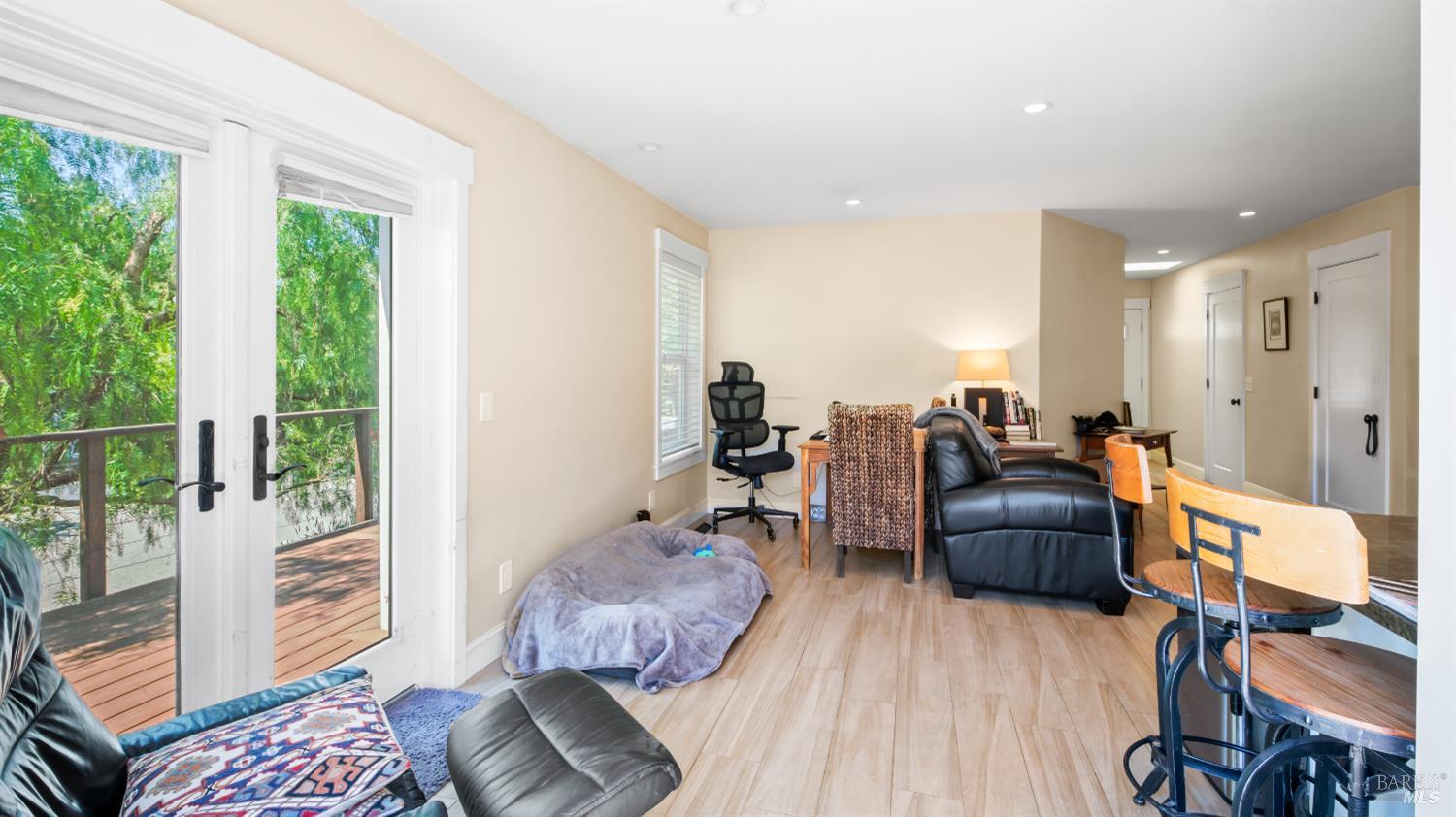 Detail Gallery Image 8 of 33 For 8190 Woodland Hills Dr, Cotati,  CA 94931 - 3 Beds | 2 Baths