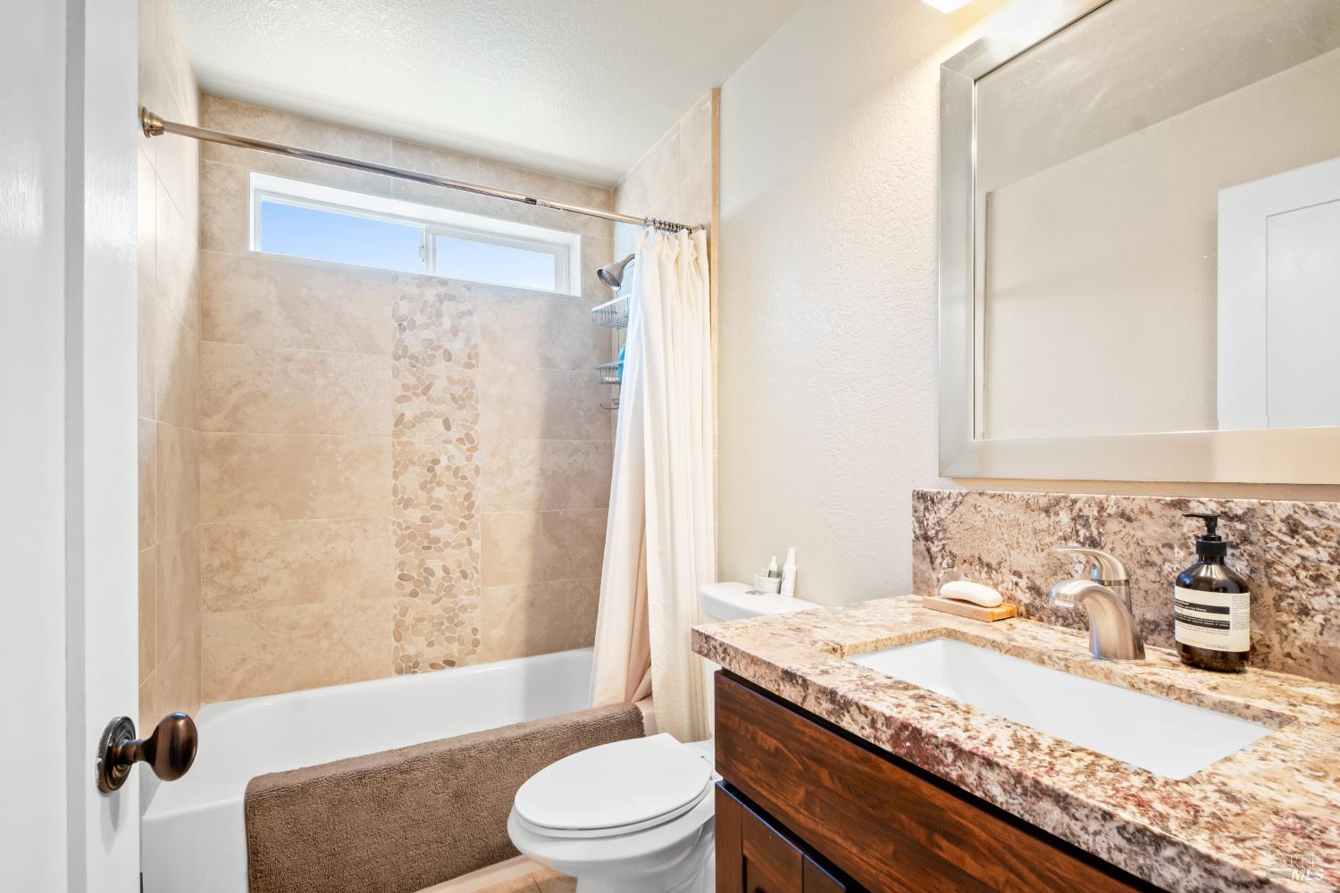 Detail Gallery Image 21 of 33 For 8190 Woodland Hills Dr, Cotati,  CA 94931 - 3 Beds | 2 Baths