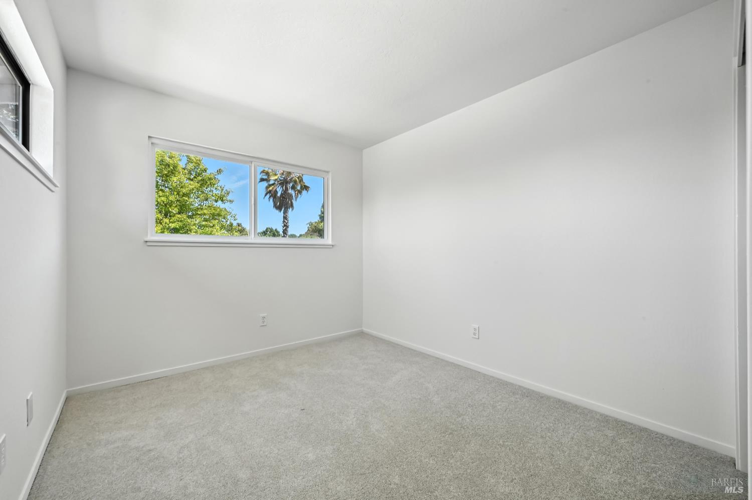 Detail Gallery Image 28 of 41 For 15 Arbor Cir, Novato,  CA 94947 - 5 Beds | 3 Baths