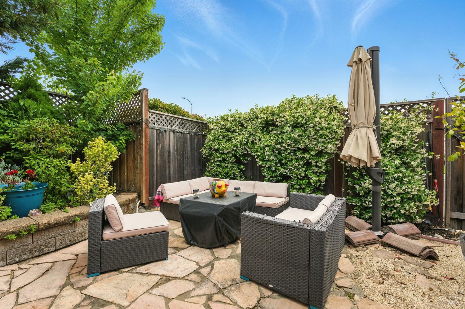 Detail Gallery Image 47 of 53 For 141 Flametree Cir, Windsor,  CA 95492 - 4 Beds | 3 Baths