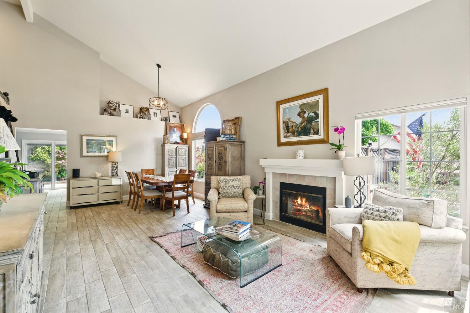 Detail Gallery Image 7 of 53 For 141 Flametree Cir, Windsor,  CA 95492 - 4 Beds | 3 Baths