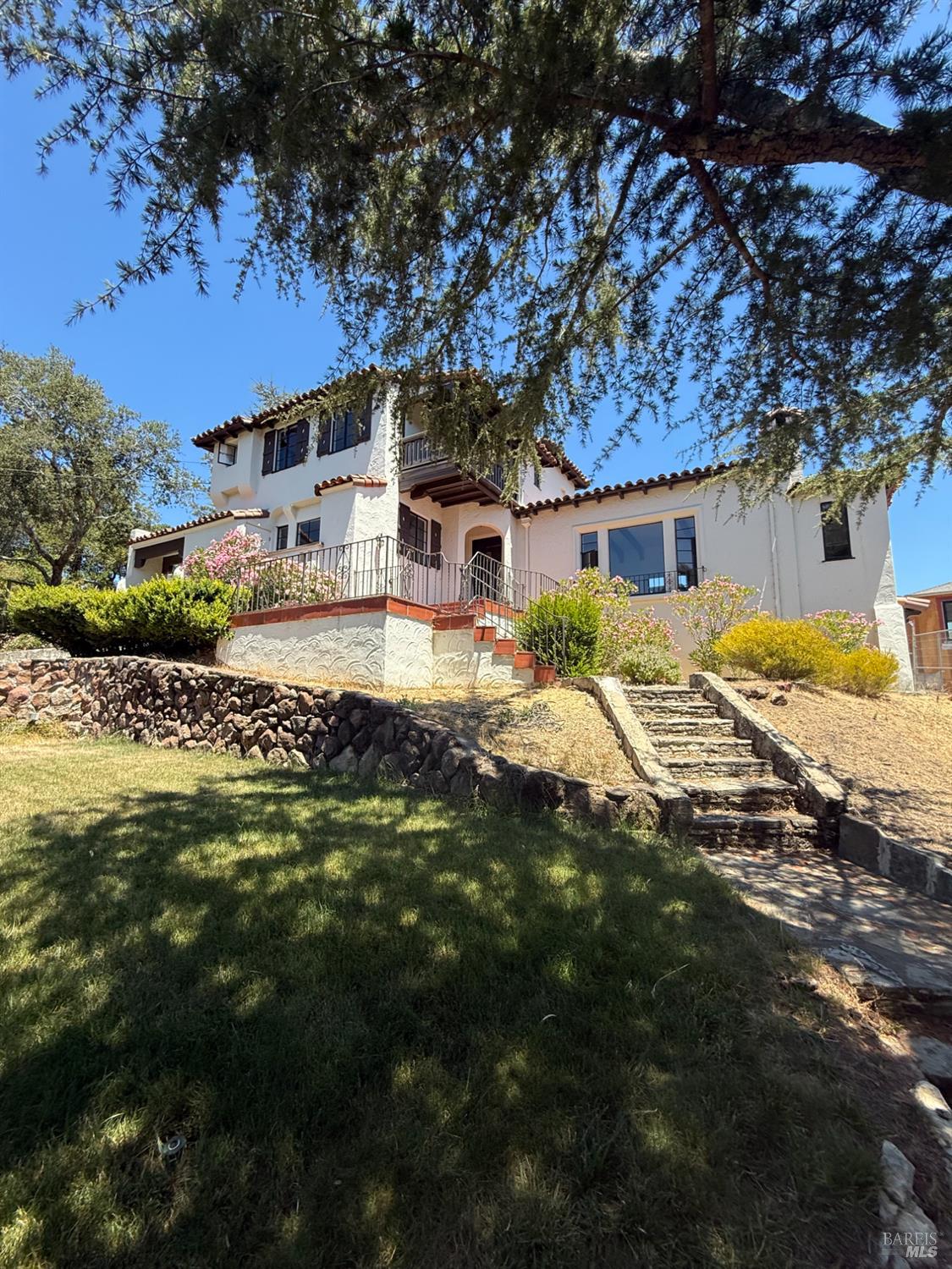 Detail Gallery Image 1 of 1 For 8 Loma Vista Ave, Larkspur,  CA 94939 - 4 Beds | 2/1 Baths