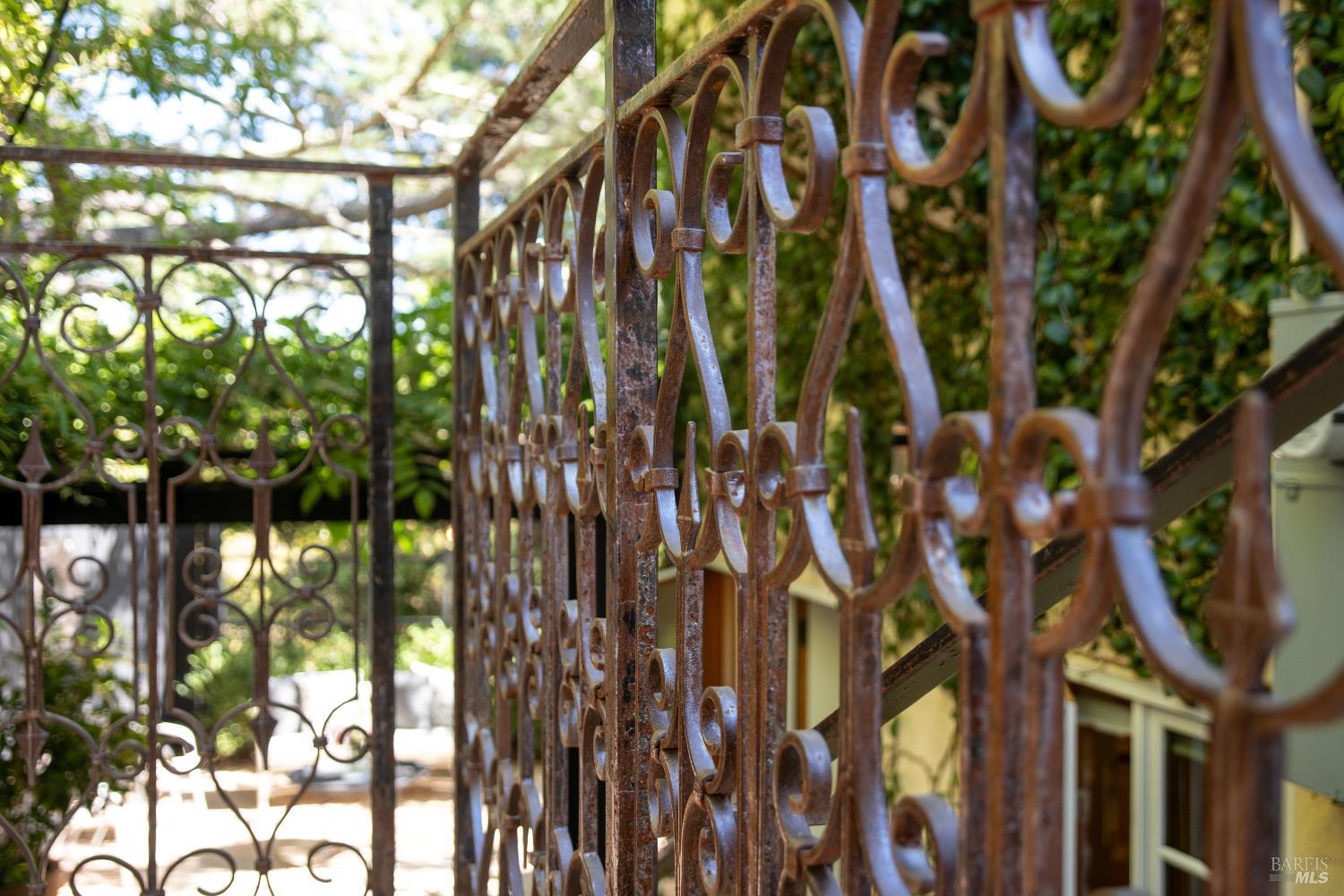 Detail Gallery Image 20 of 43 For 114 Tamal Vista Dr, San Rafael,  CA 94901 - 3 Beds | 2 Baths