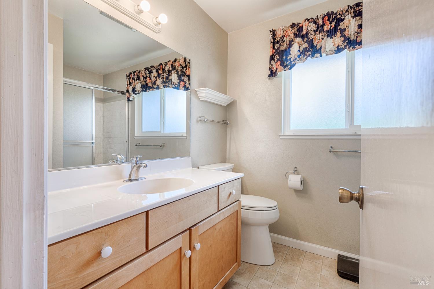 Detail Gallery Image 37 of 52 For 160 Oak Shadow Dr, Santa Rosa,  CA 95409 - 3 Beds | 2 Baths