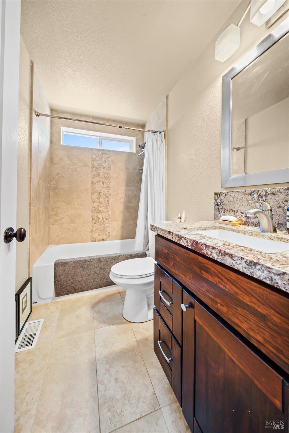 Detail Gallery Image 20 of 33 For 8190 Woodland Hills Dr, Cotati,  CA 94931 - 3 Beds | 2 Baths