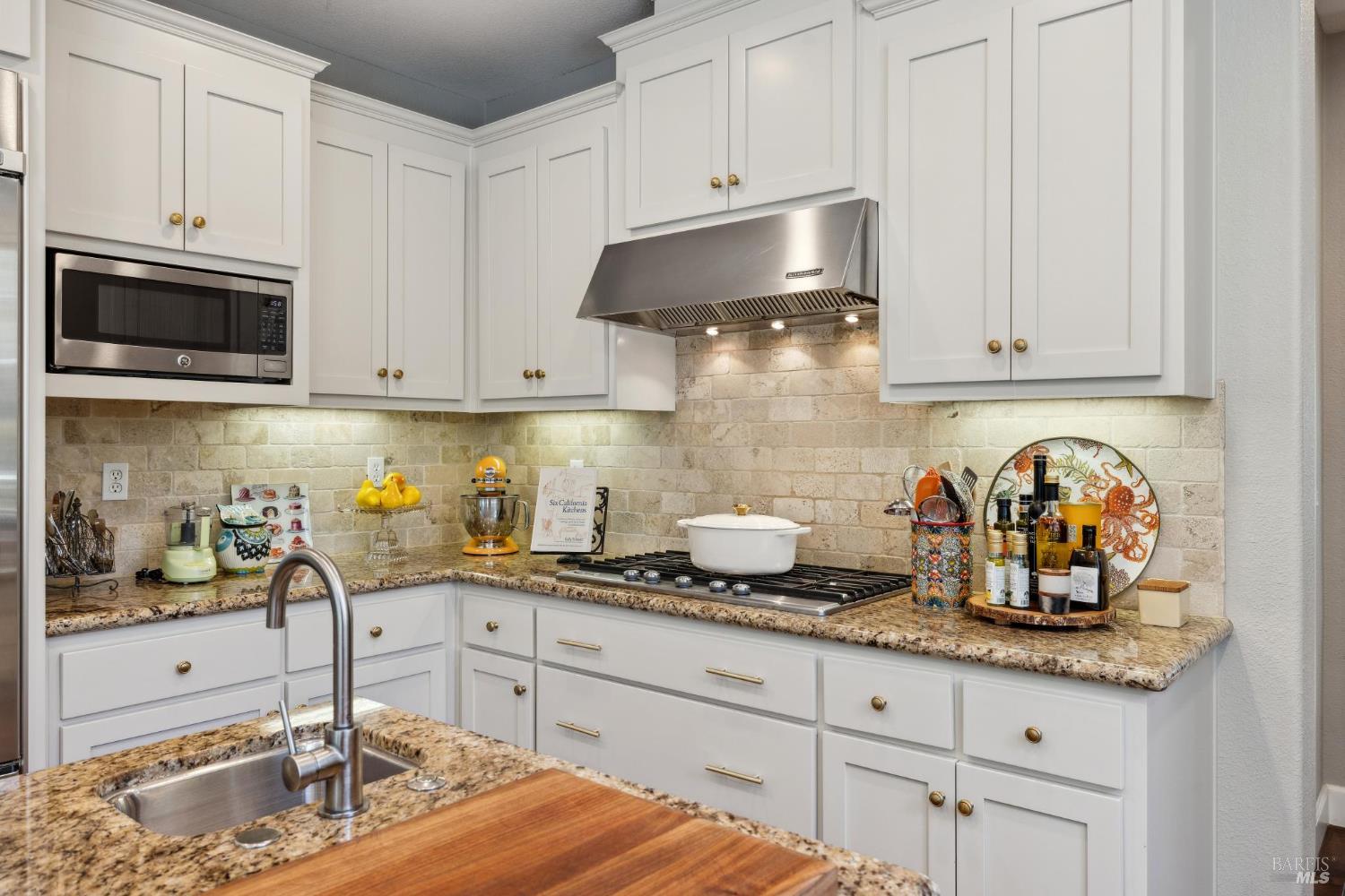 Detail Gallery Image 13 of 43 For 2108 W Lincoln Ave, Napa,  CA 94558 - 4 Beds | 3 Baths