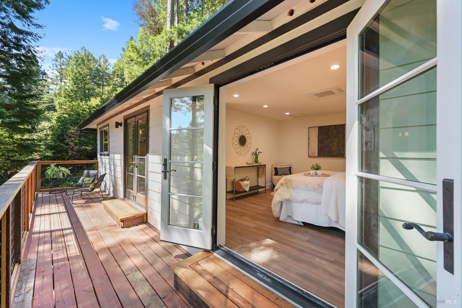 Detail Gallery Image 17 of 67 For 14150 Fern Rd, Guerneville,  CA 95446 - 3 Beds | 2/1 Baths