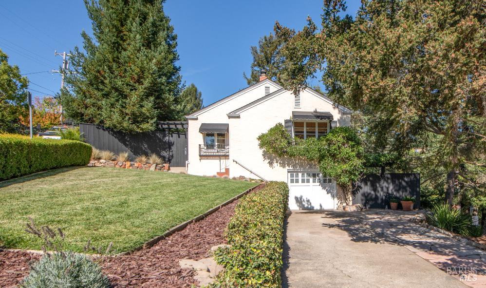 Detail Gallery Image 2 of 43 For 114 Tamal Vista Dr, San Rafael,  CA 94901 - 3 Beds | 2 Baths