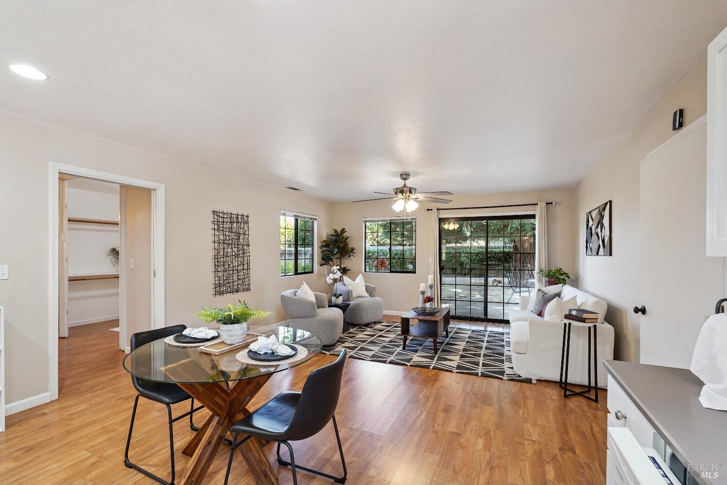 Detail Gallery Image 39 of 84 For 330 Buck Ave, Vacaville,  CA 95688 - 3 Beds | 3 Baths
