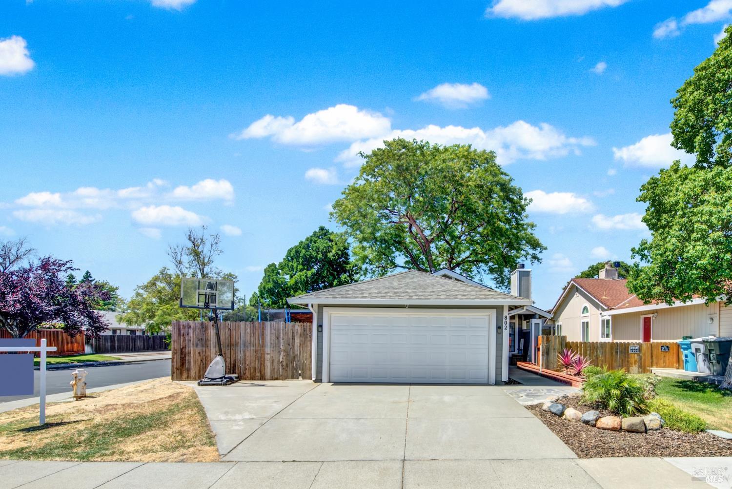Detail Gallery Image 6 of 65 For 802 Morissette Way, Vacaville,  CA 95687 - 3 Beds | 2 Baths