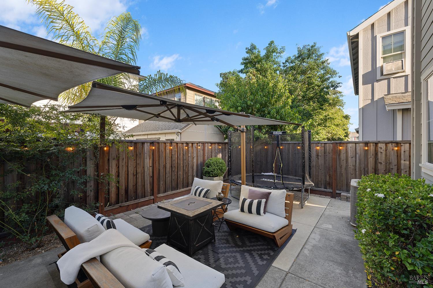 Detail Gallery Image 38 of 74 For 2350 Andre Ln, Santa Rosa,  CA 95403 - 4 Beds | 2/1 Baths