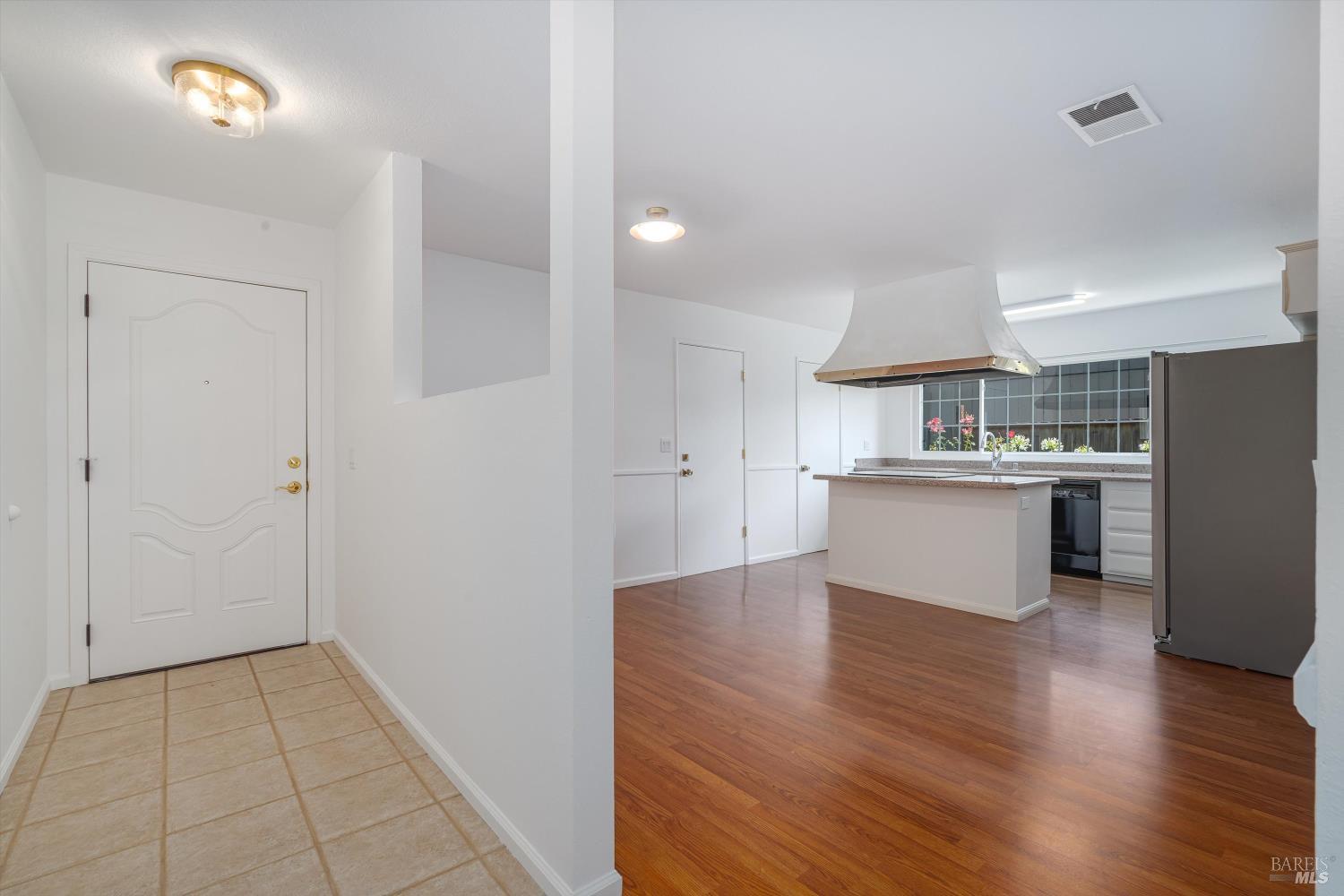 Detail Gallery Image 5 of 40 For 985 Elizabeth Ave, Rohnert Park,  CA 94928 - 3 Beds | 2 Baths