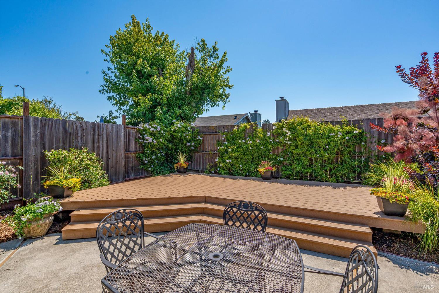 Detail Gallery Image 34 of 40 For 985 Elizabeth Ave, Rohnert Park,  CA 94928 - 3 Beds | 2 Baths