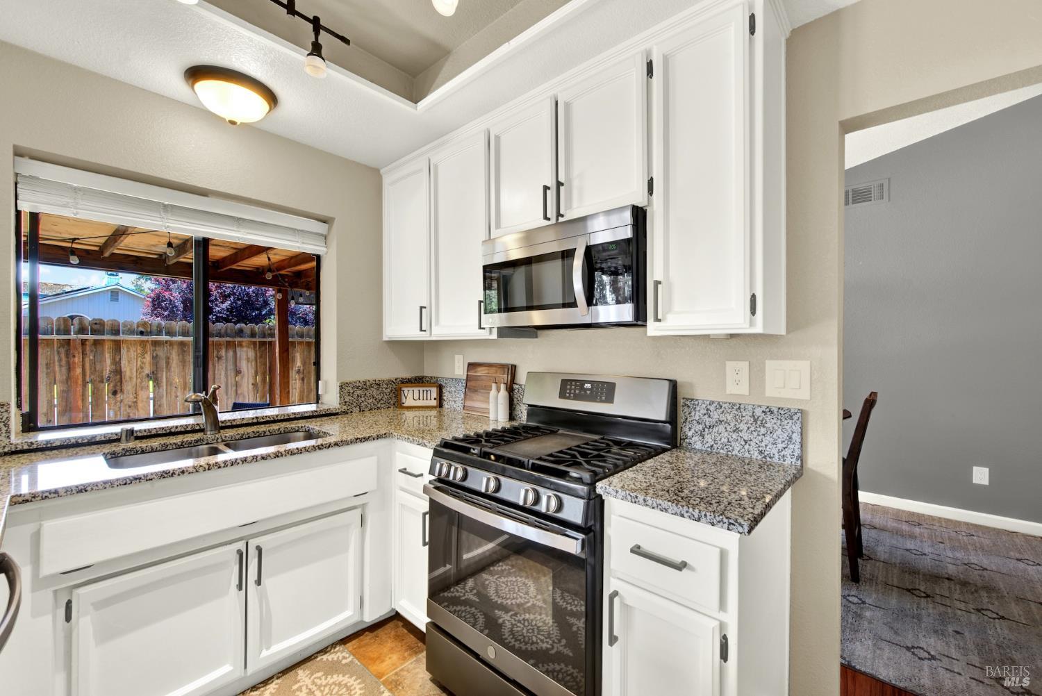 Detail Gallery Image 24 of 65 For 802 Morissette Way, Vacaville,  CA 95687 - 3 Beds | 2 Baths