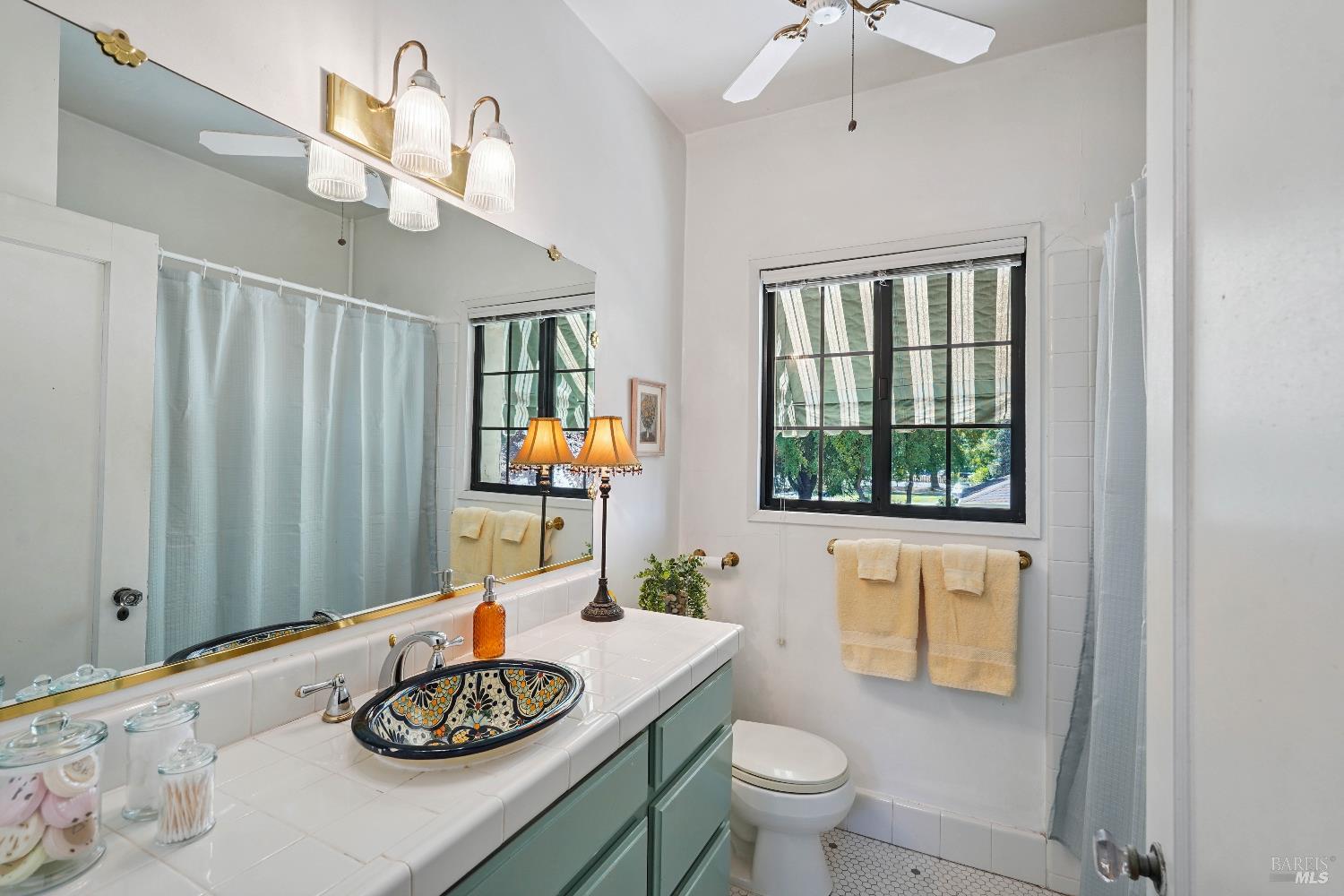 Detail Gallery Image 17 of 84 For 330 Buck Ave, Vacaville,  CA 95688 - 3 Beds | 3 Baths