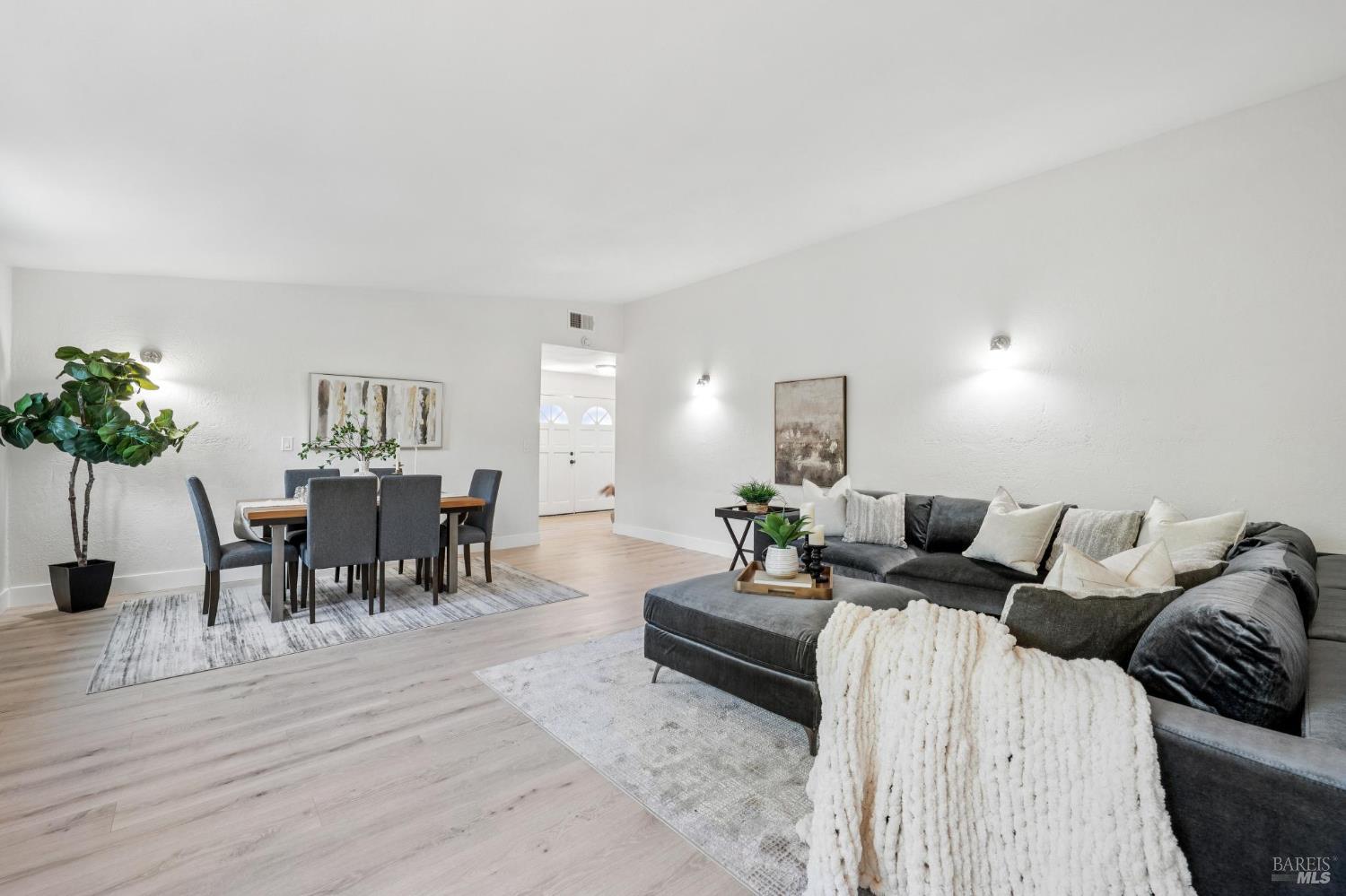 Detail Gallery Image 15 of 31 For 126 Los Altos Pl, American Canyon,  CA 94503 - 4 Beds | 3 Baths