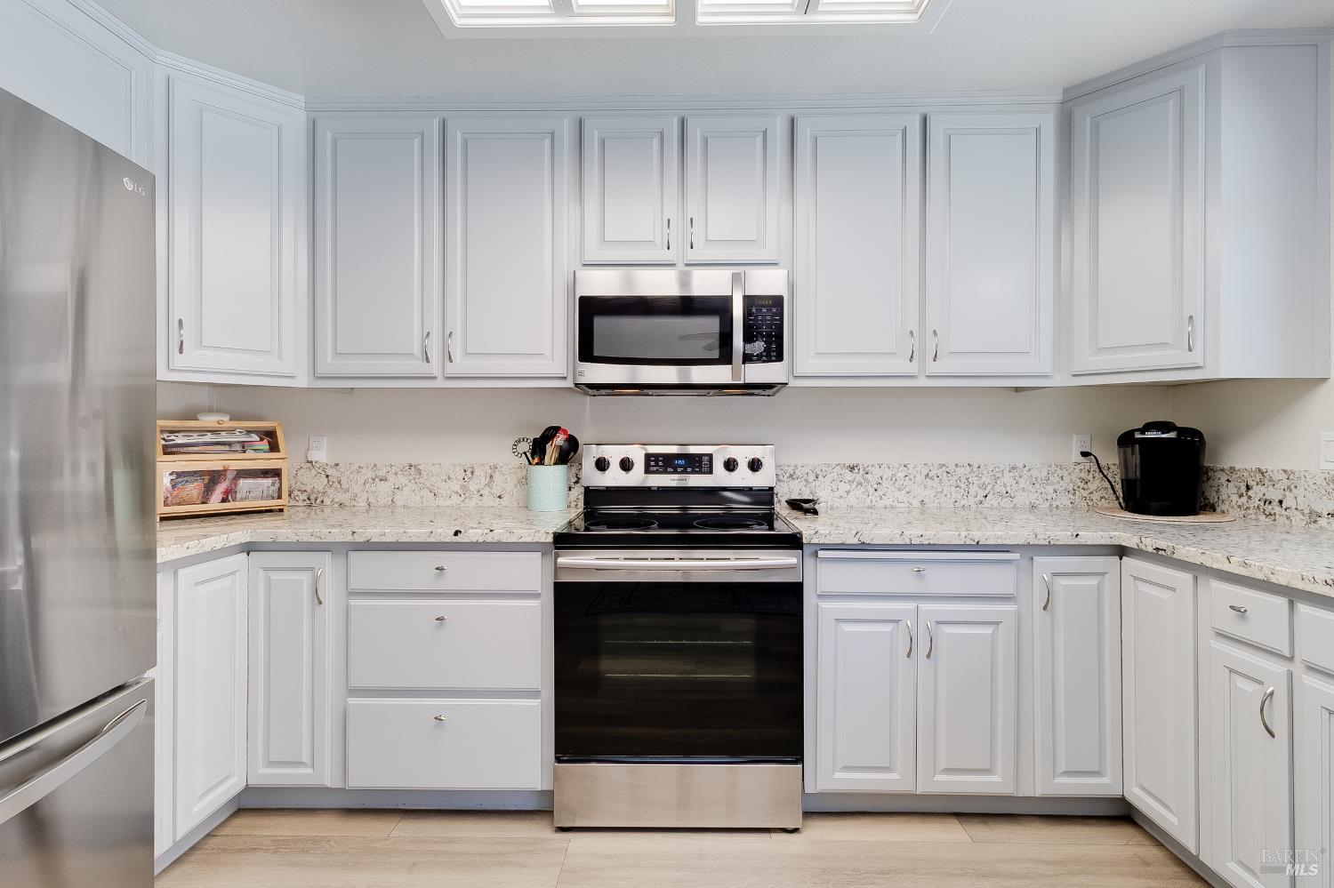 Detail Gallery Image 23 of 76 For 877 Rose Dr, Benicia,  CA 94510 - 4 Beds | 3 Baths