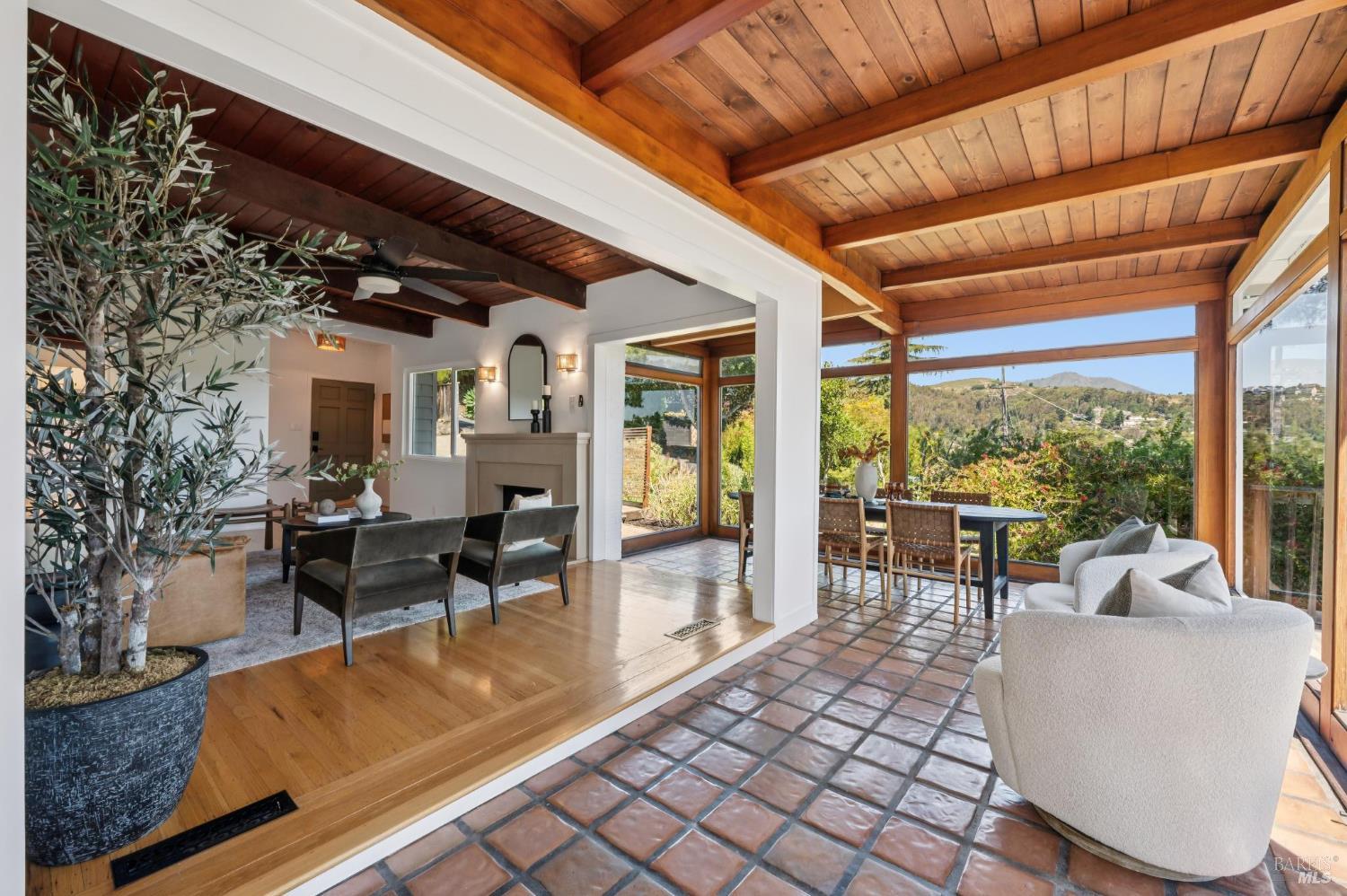 Detail Gallery Image 6 of 35 For 715 Alta Vista Rd, Mill Valley,  CA 94941 - 2 Beds | 1 Baths