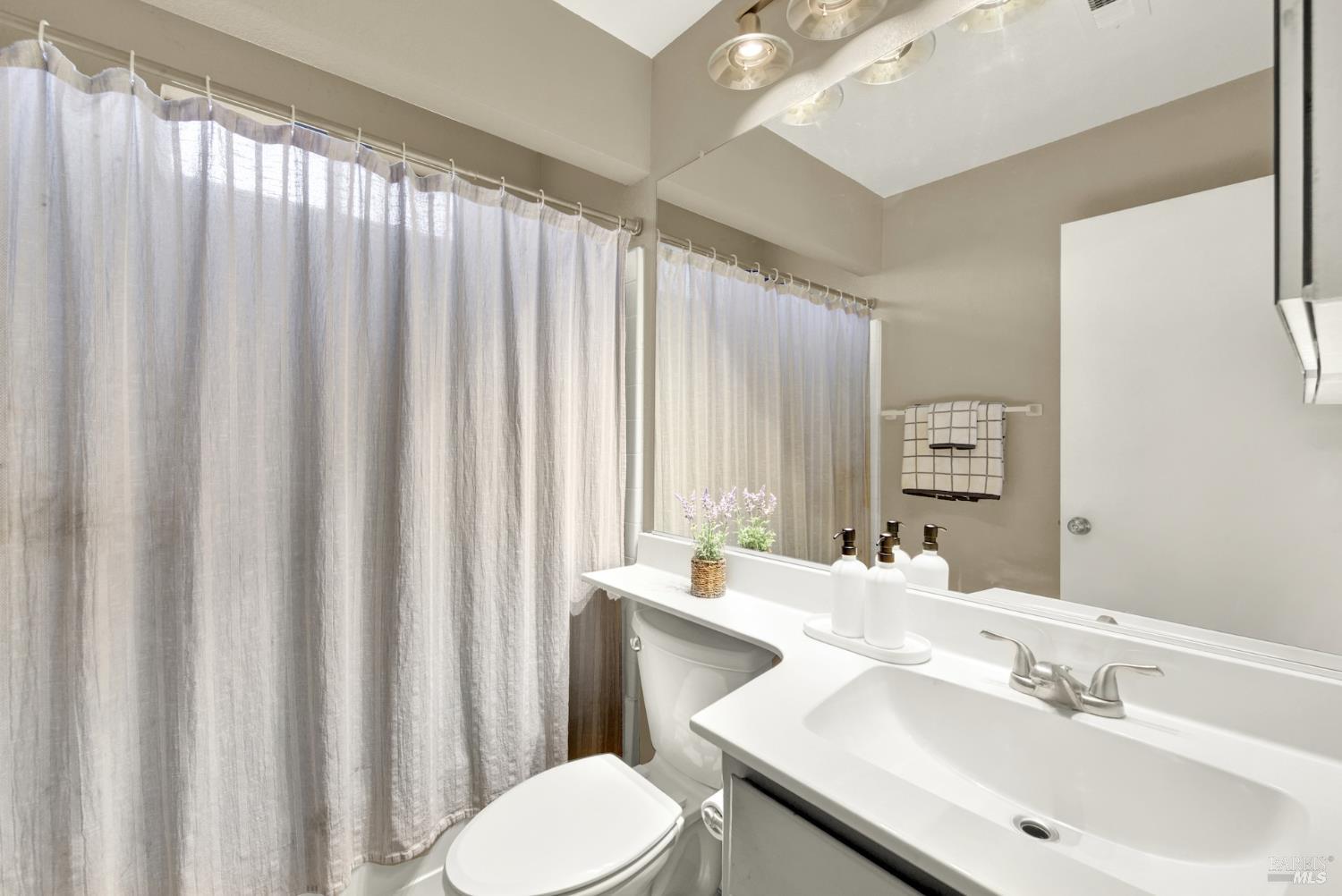 Detail Gallery Image 37 of 65 For 802 Morissette Way, Vacaville,  CA 95687 - 3 Beds | 2 Baths