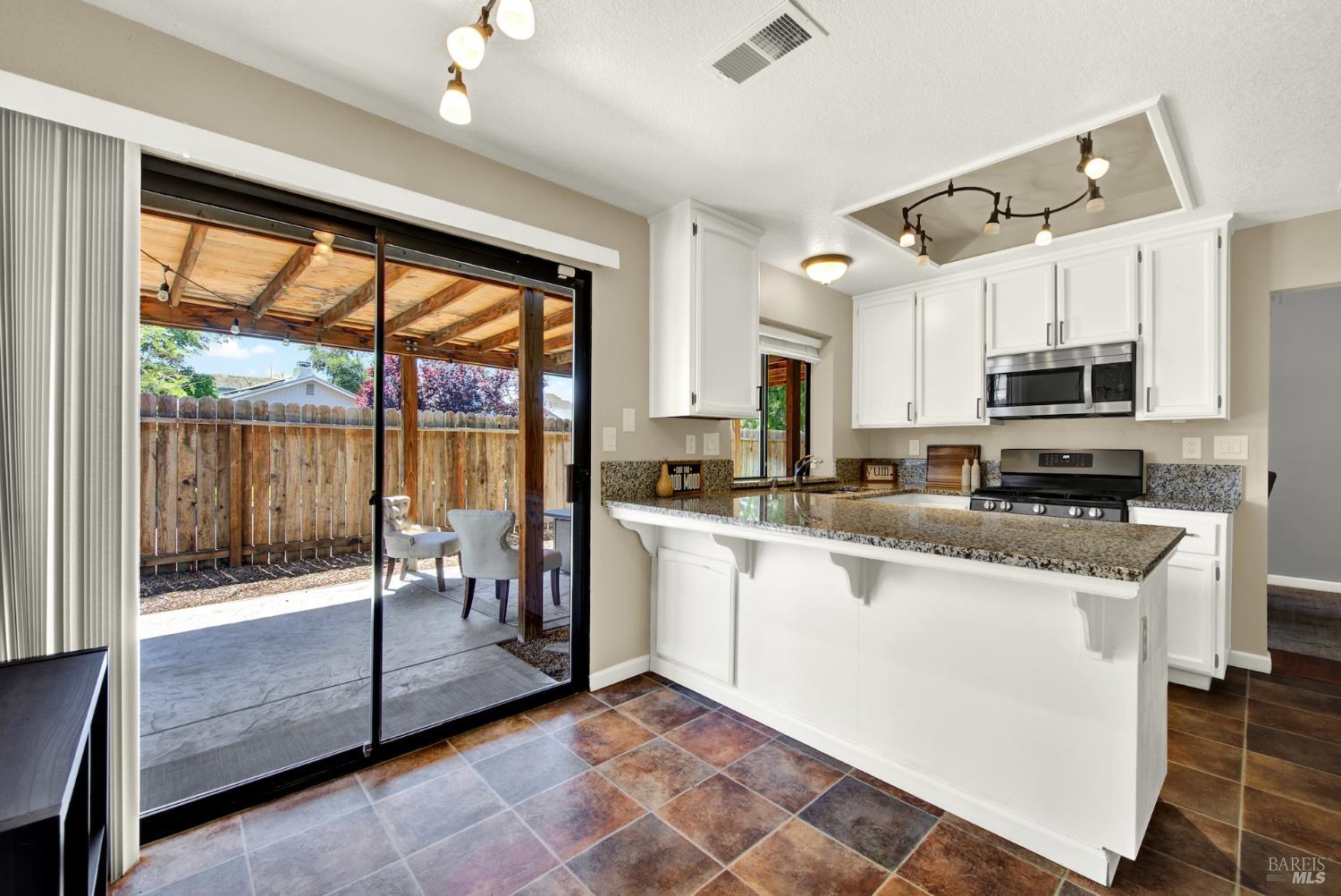 Detail Gallery Image 30 of 65 For 802 Morissette Way, Vacaville,  CA 95687 - 3 Beds | 2 Baths