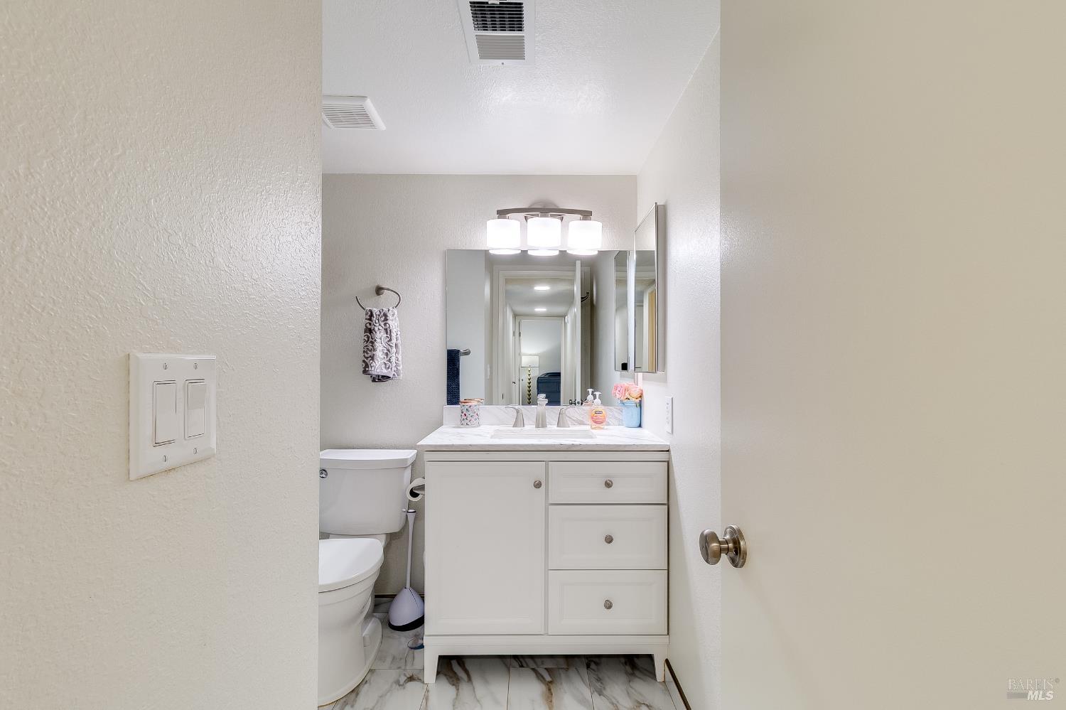 Detail Gallery Image 35 of 76 For 877 Rose Dr, Benicia,  CA 94510 - 4 Beds | 3 Baths