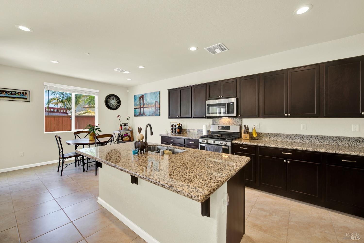 Detail Gallery Image 21 of 55 For 1511 Snowdrop Ct, Fairfield,  CA 94533 - 4 Beds | 2/1 Baths