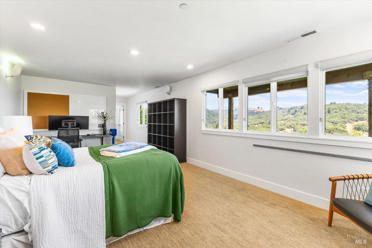 Detail Gallery Image 32 of 58 For 1831 Madrone Ave, Healdsburg,  CA 95448 - 3 Beds | 2/1 Baths