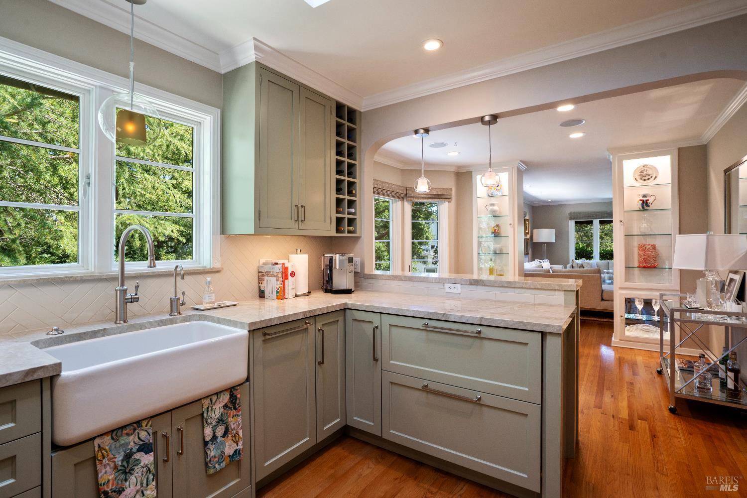 Detail Gallery Image 9 of 43 For 114 Tamal Vista Dr, San Rafael,  CA 94901 - 3 Beds | 2 Baths