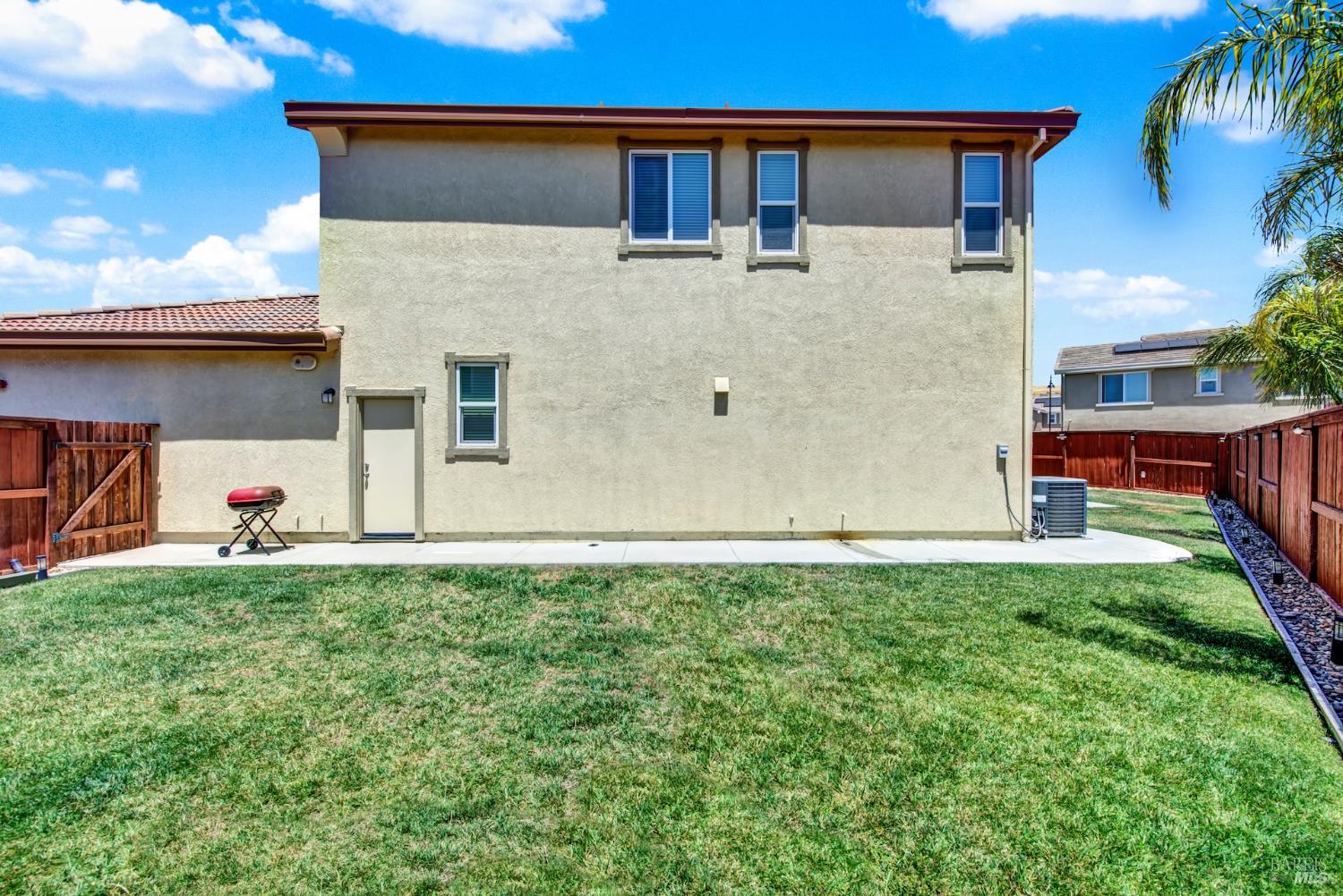 Detail Gallery Image 3 of 55 For 1511 Snowdrop Ct, Fairfield,  CA 94533 - 4 Beds | 2/1 Baths