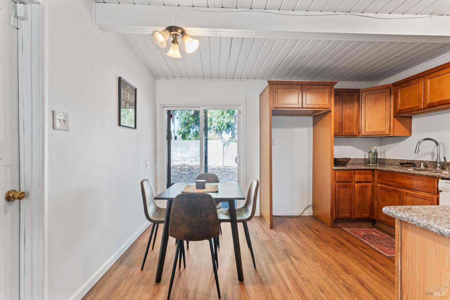 Detail Gallery Image 12 of 24 For 408 Christine Dr, San Pablo,  CA 94806 - 3 Beds | 1 Baths