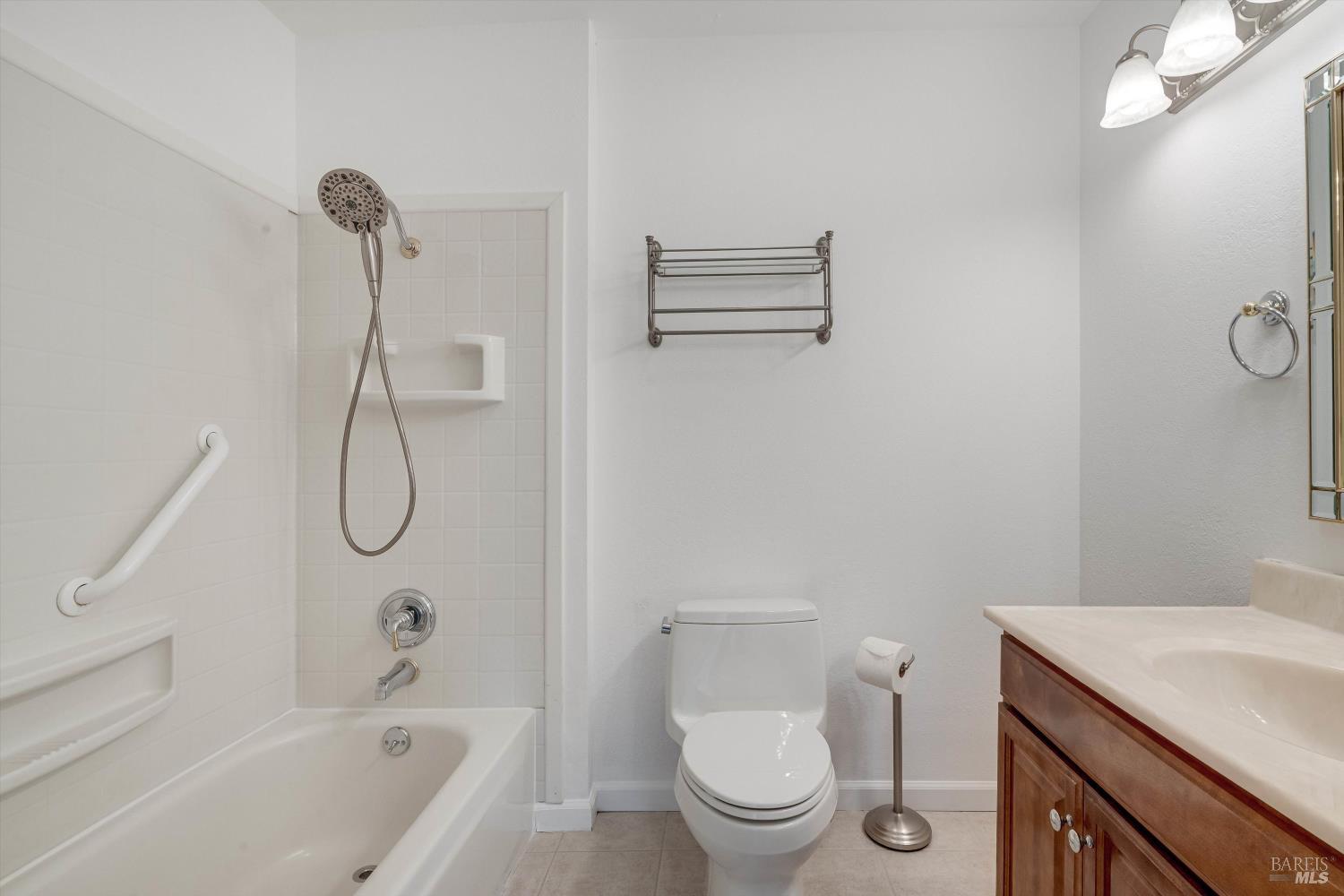 Detail Gallery Image 22 of 40 For 985 Elizabeth Ave, Rohnert Park,  CA 94928 - 3 Beds | 2 Baths