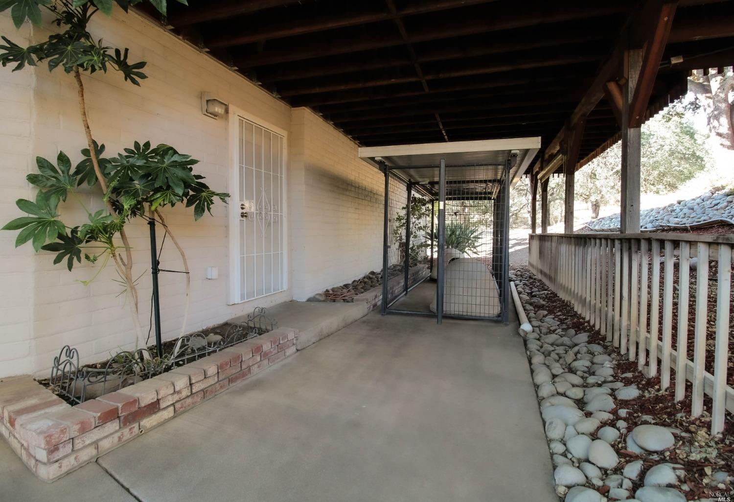 Detail Gallery Image 18 of 94 For 4150 Shelly Ln, Vacaville,  CA 95688 - 6 Beds | 4 Baths