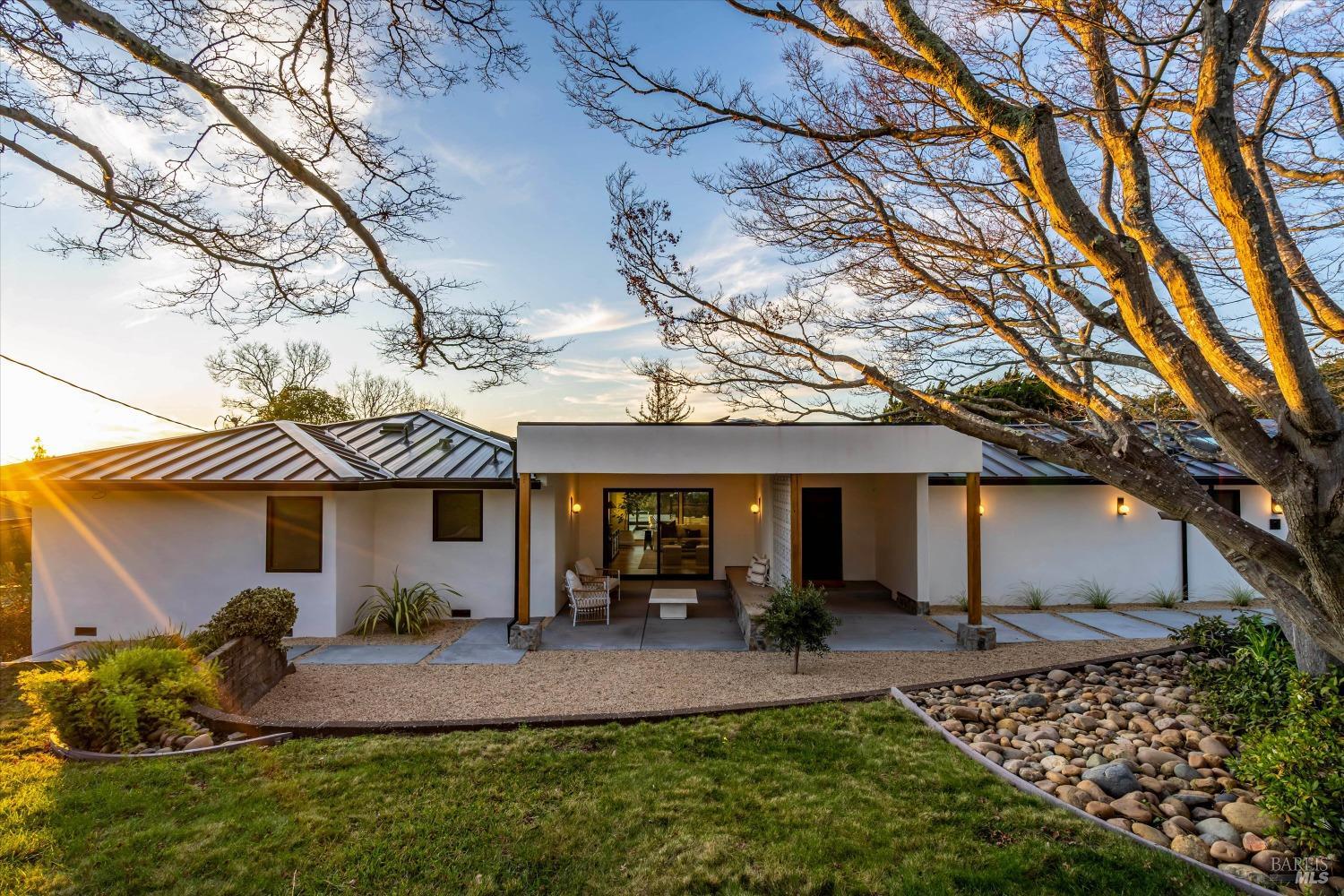 Detail Gallery Image 3 of 35 For 7 Lutge Ct, Napa,  CA 94559 - 4 Beds | 3/1 Baths