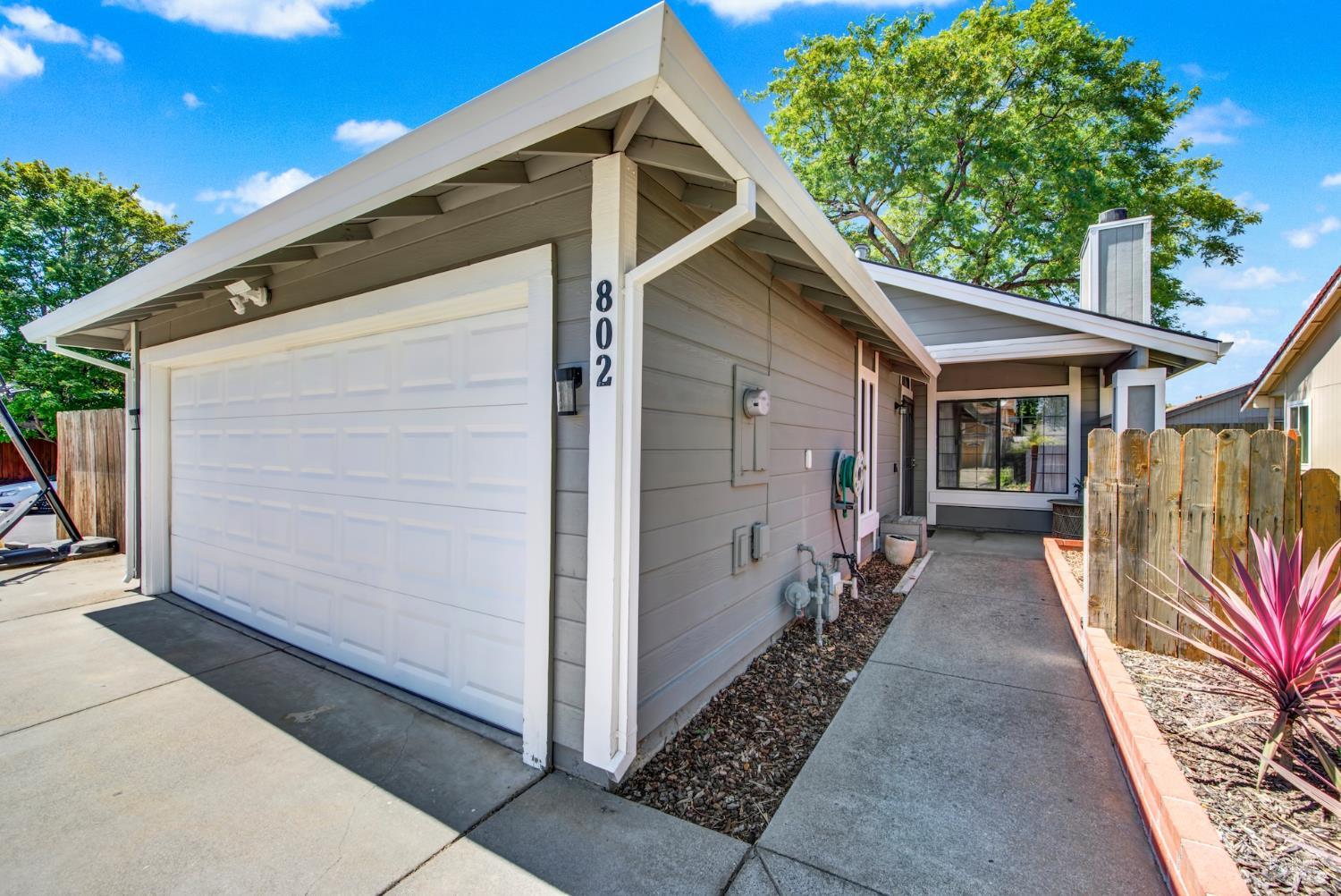 Detail Gallery Image 10 of 65 For 802 Morissette Way, Vacaville,  CA 95687 - 3 Beds | 2 Baths