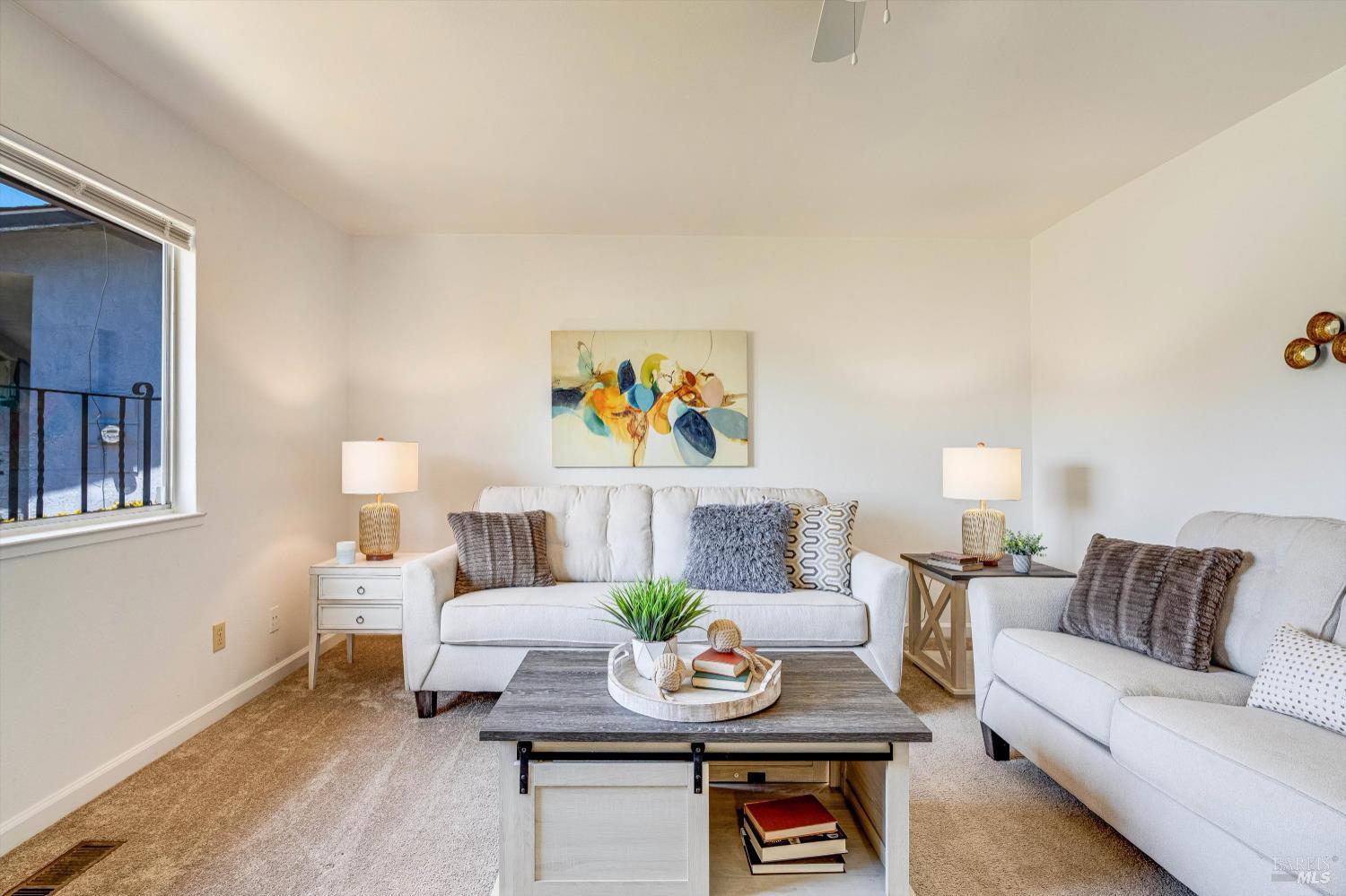 Detail Gallery Image 8 of 57 For 207 May Ct, Sebastopol,  CA 95472 - 4 Beds | 2 Baths