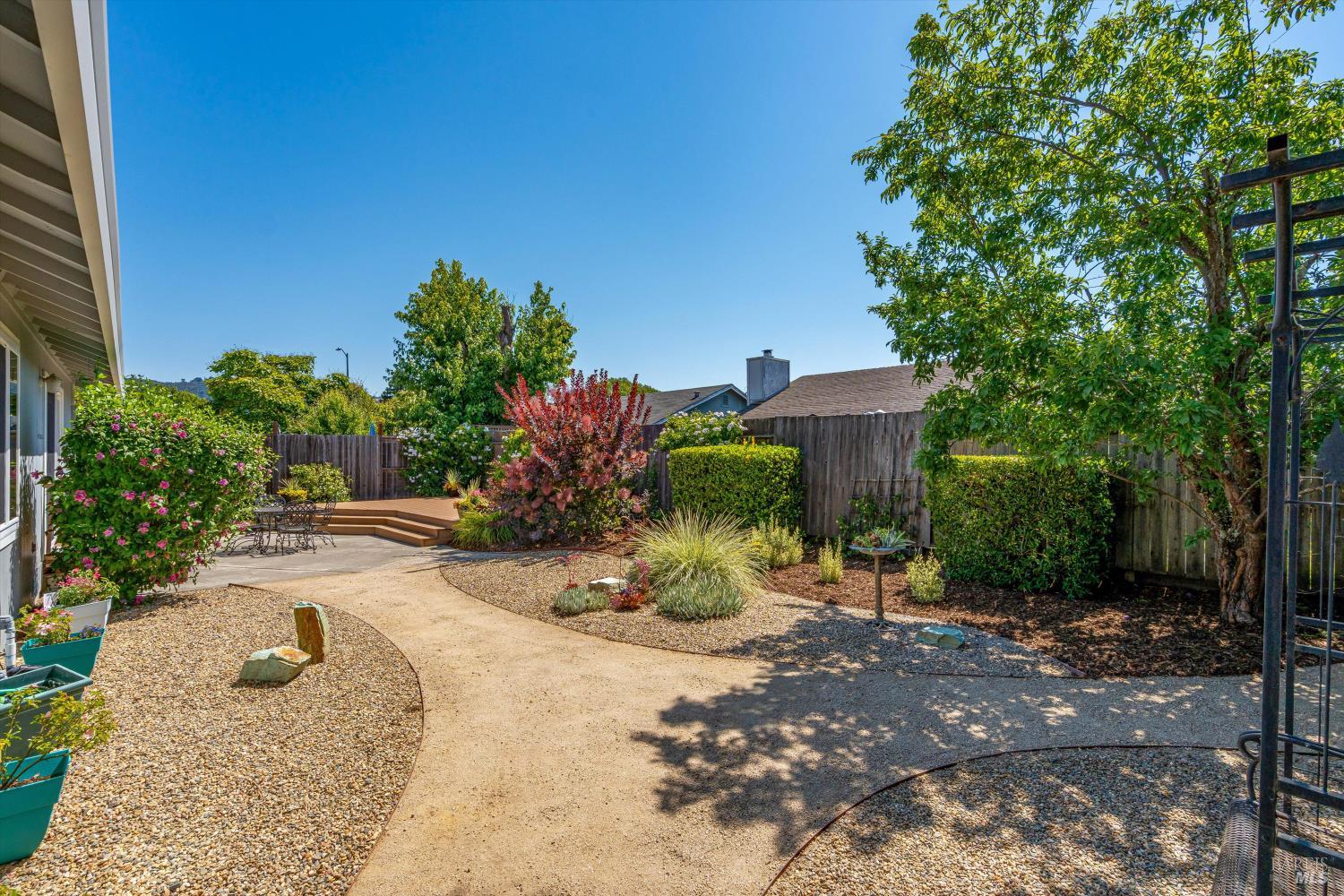 Detail Gallery Image 31 of 40 For 985 Elizabeth Ave, Rohnert Park,  CA 94928 - 3 Beds | 2 Baths