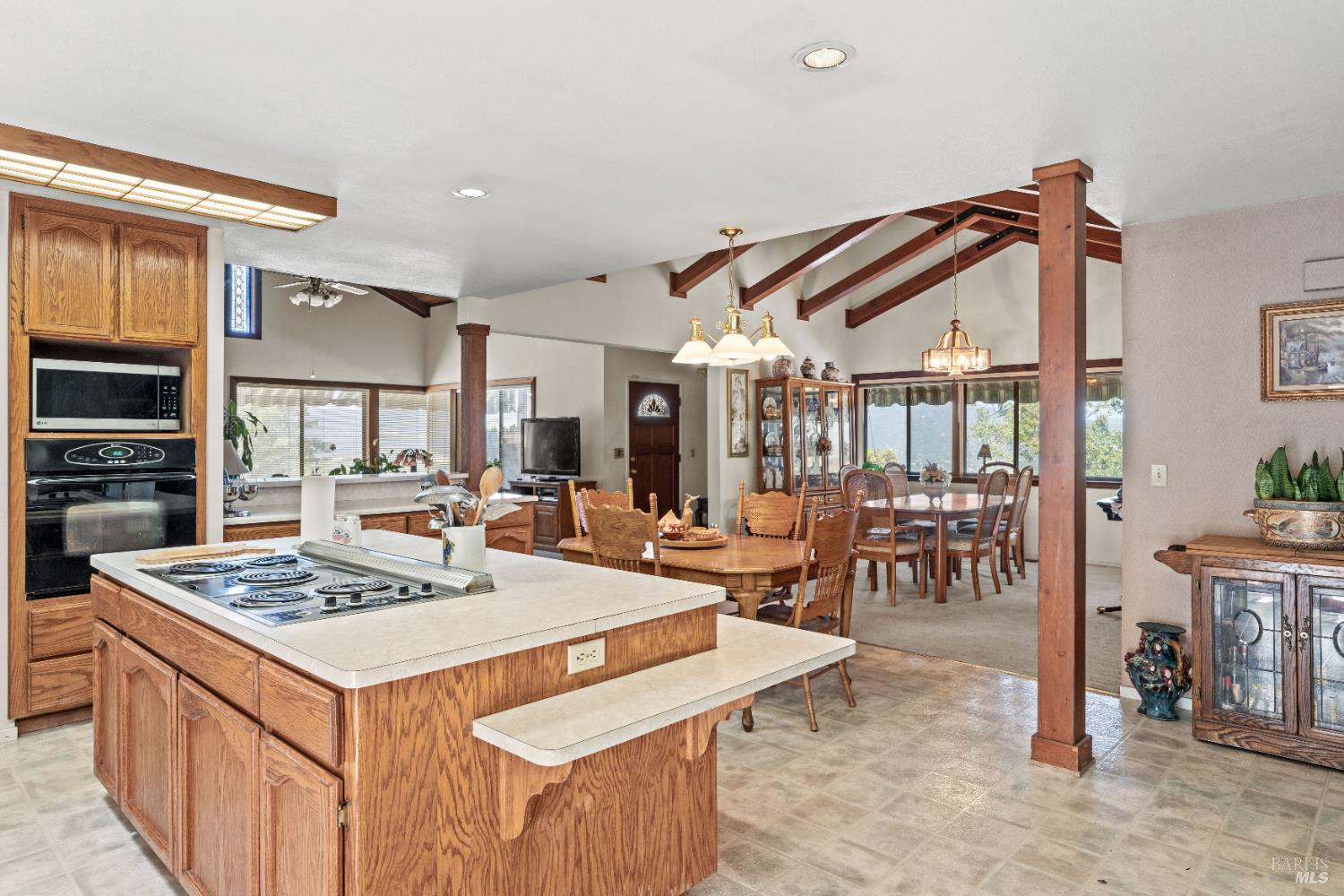 Detail Gallery Image 12 of 35 For 3300 Mill Creek Rd, Ukiah,  CA 95482 - 3 Beds | 2 Baths