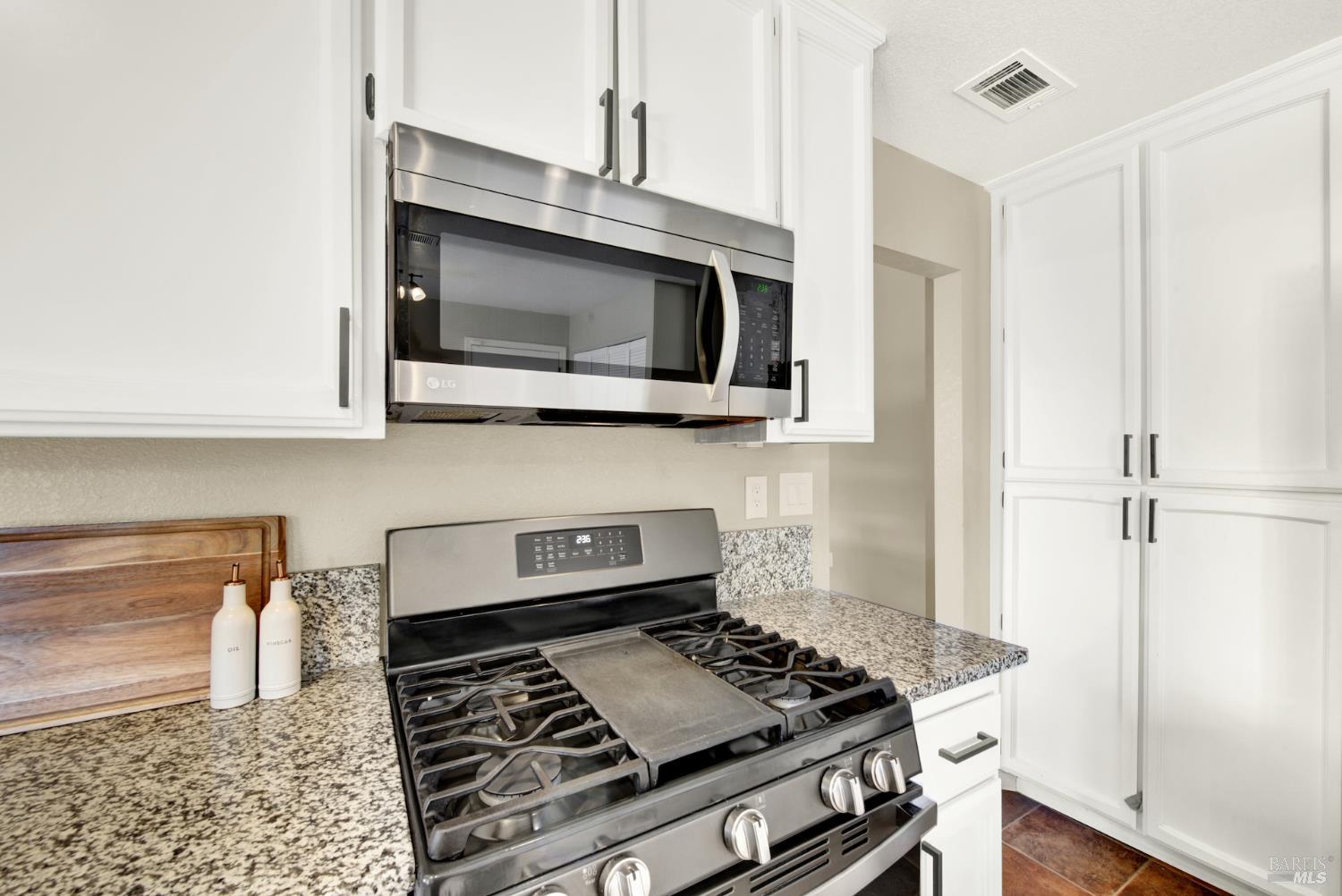 Detail Gallery Image 25 of 65 For 802 Morissette Way, Vacaville,  CA 95687 - 3 Beds | 2 Baths