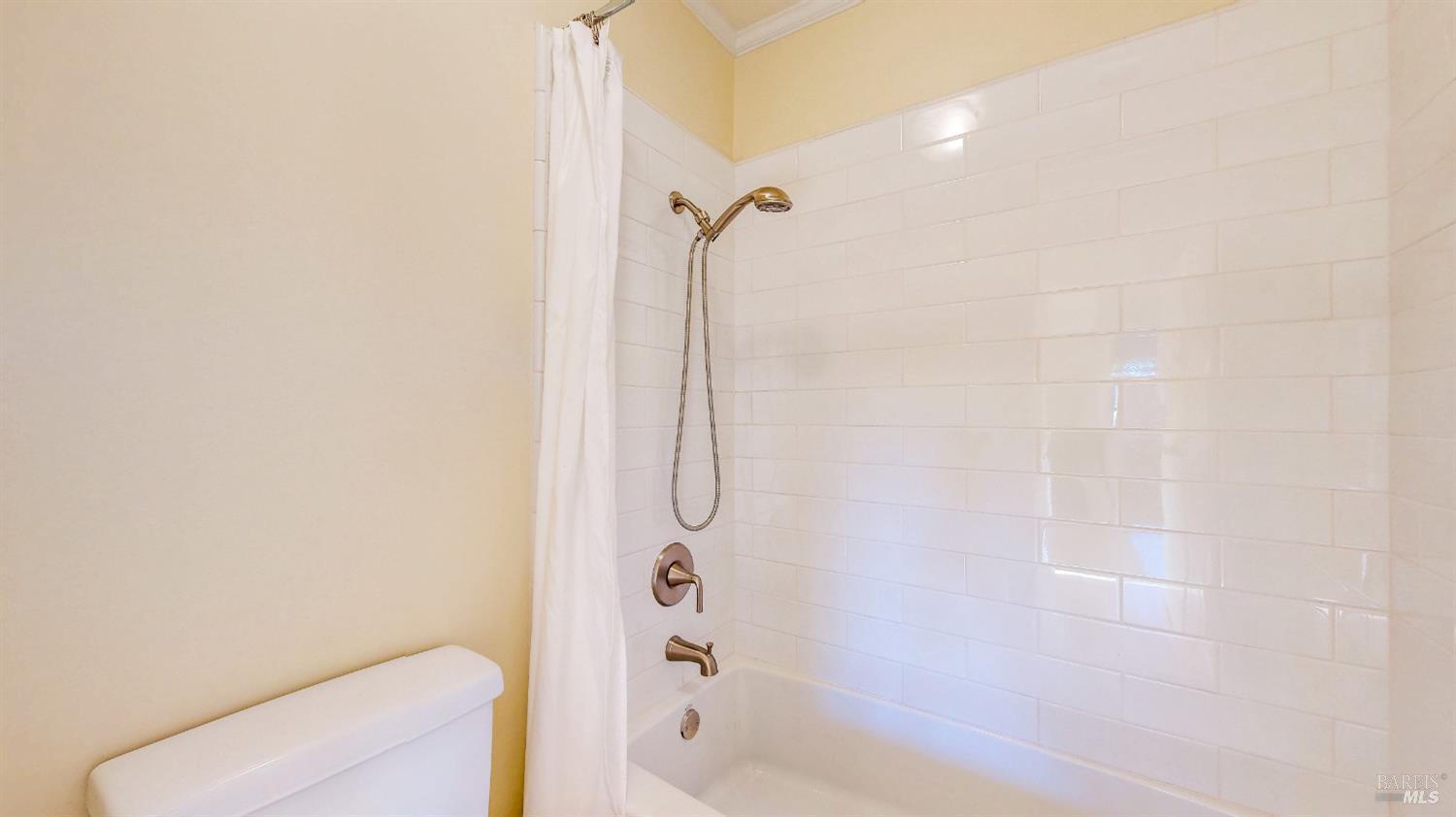 Detail Gallery Image 45 of 56 For 510 Racquet Club Cir, Rohnert Park,  CA 94928 - 3 Beds | 1/1 Baths