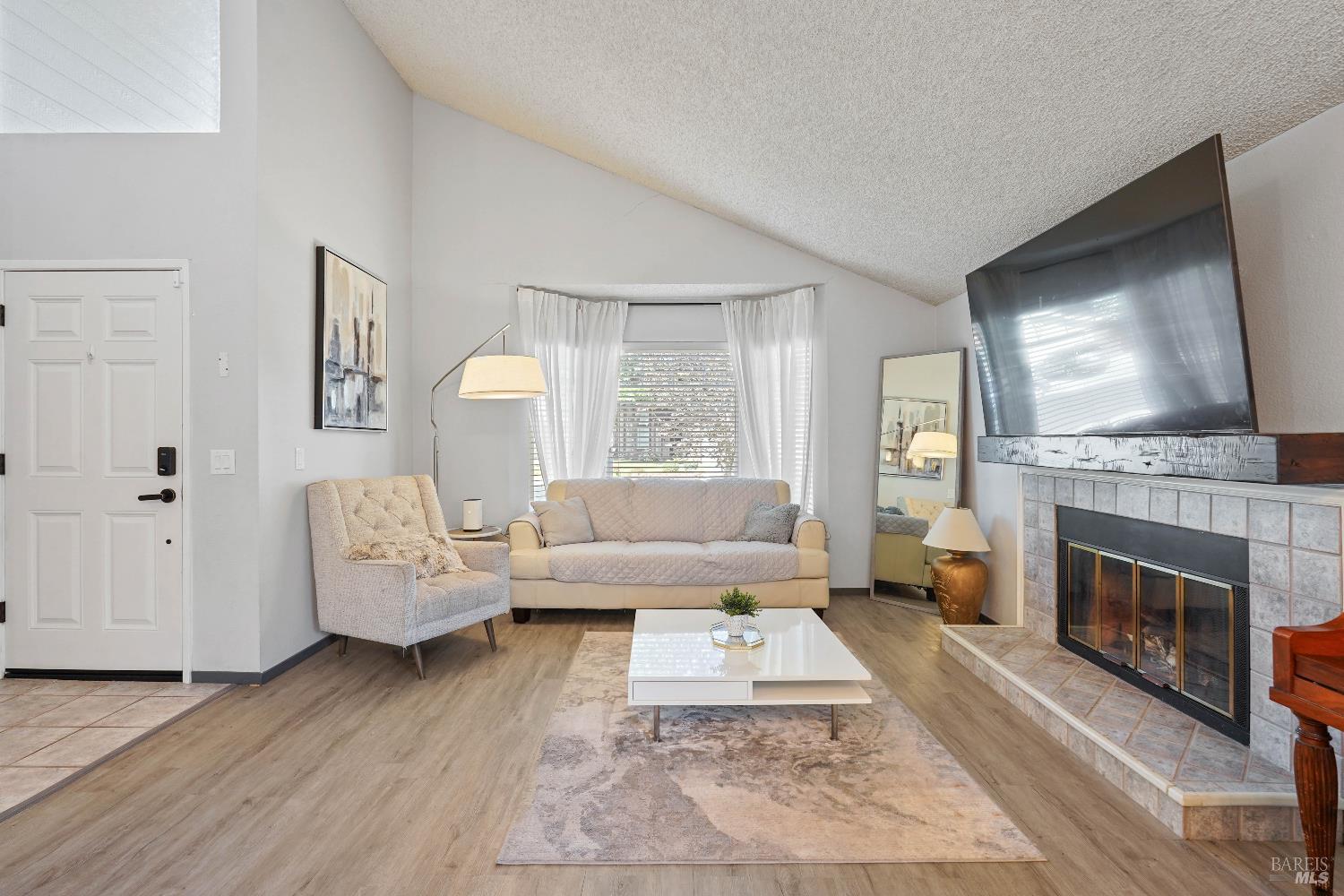 Detail Gallery Image 6 of 46 For 309 Saybrook Ave, Vacaville,  CA 95687 - 4 Beds | 2 Baths