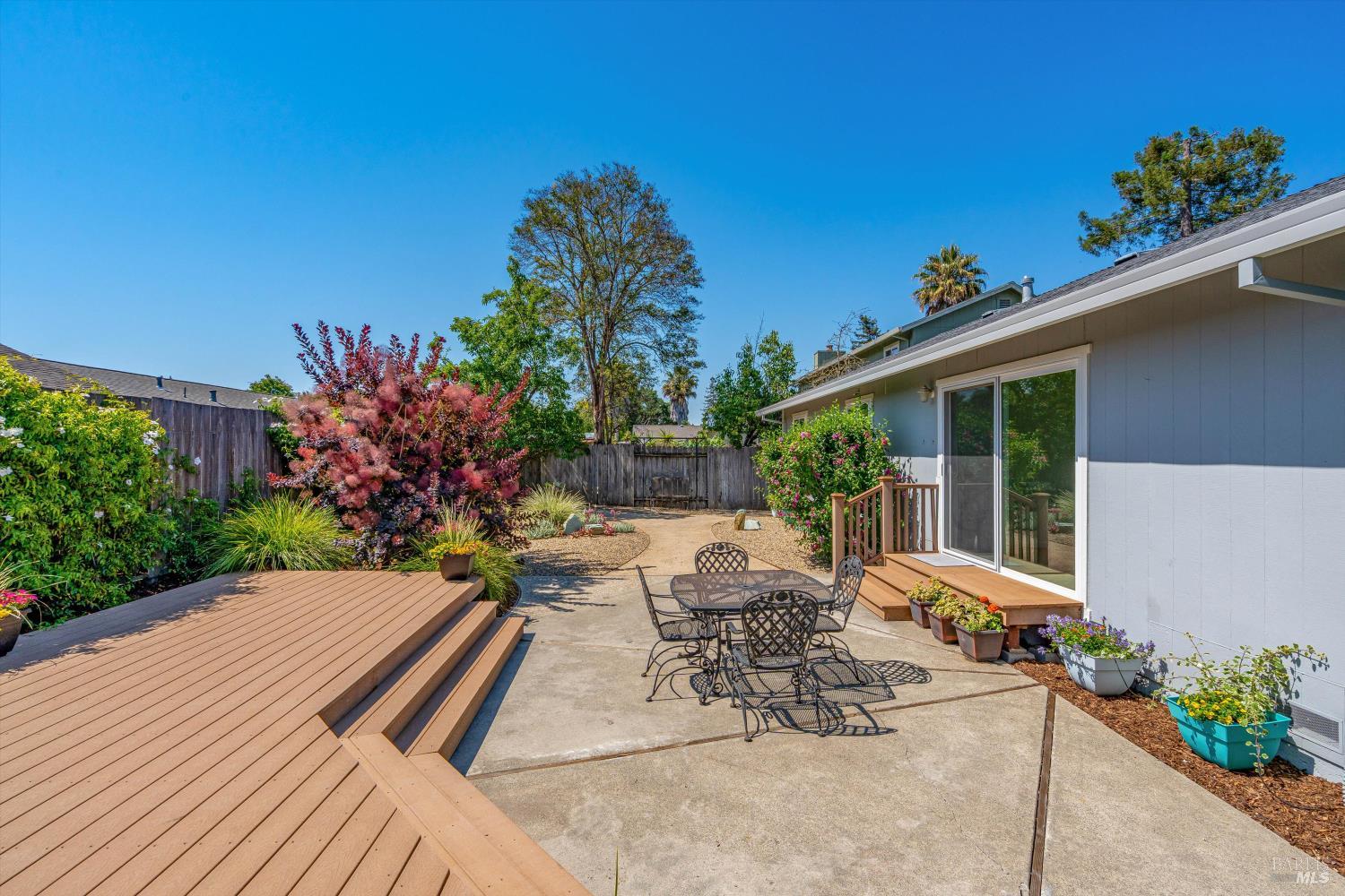 Detail Gallery Image 3 of 40 For 985 Elizabeth Ave, Rohnert Park,  CA 94928 - 3 Beds | 2 Baths