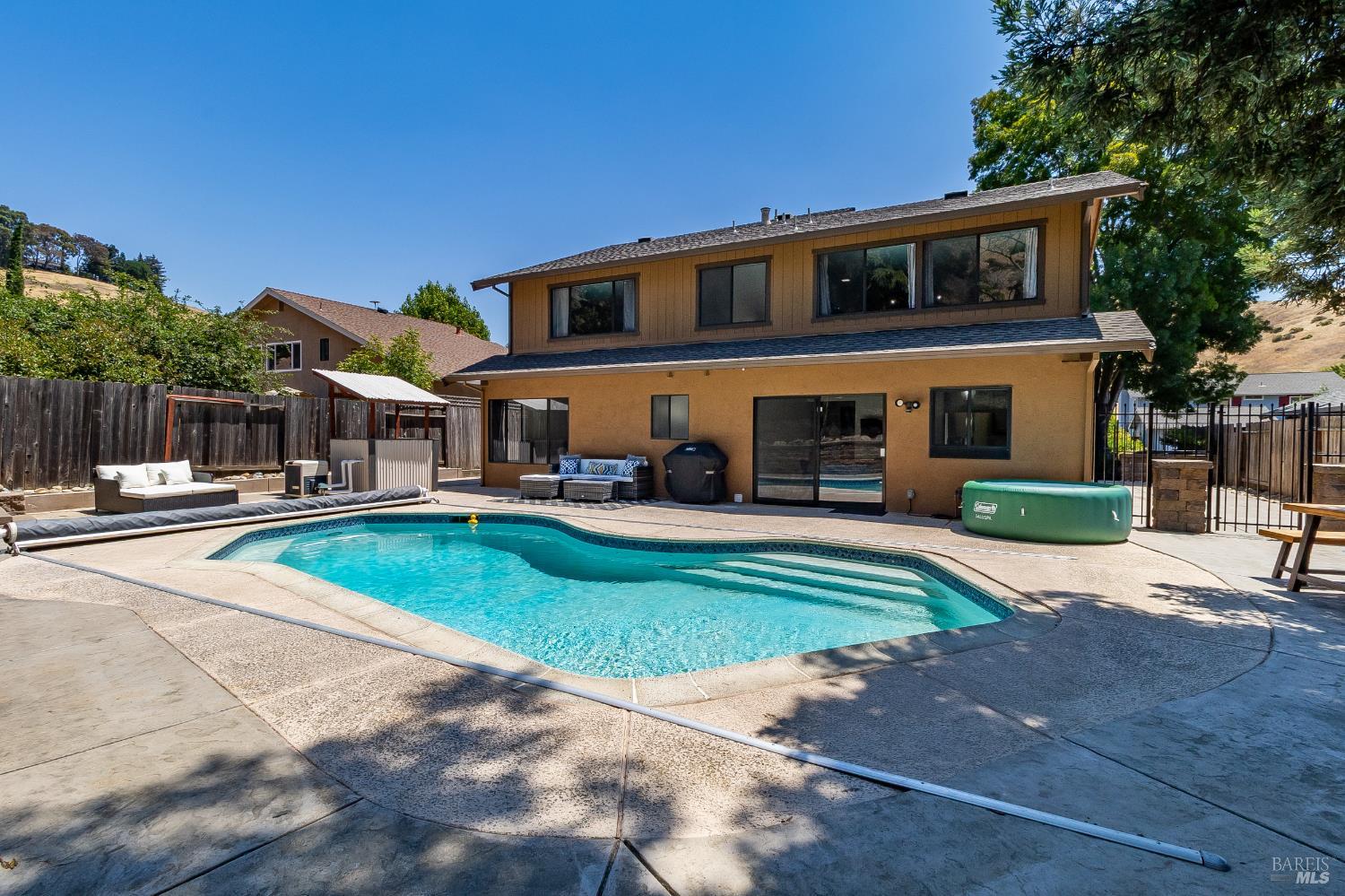 Detail Gallery Image 57 of 76 For 877 Rose Dr, Benicia,  CA 94510 - 4 Beds | 3 Baths