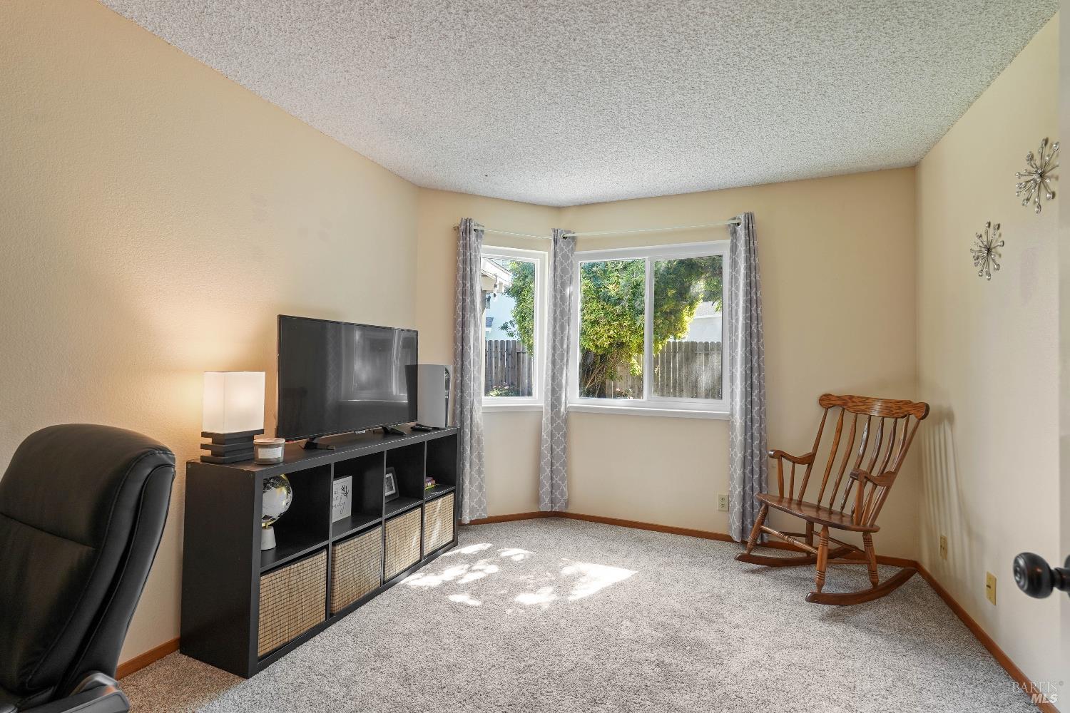 Detail Gallery Image 33 of 46 For 309 Saybrook Ave, Vacaville,  CA 95687 - 4 Beds | 2 Baths