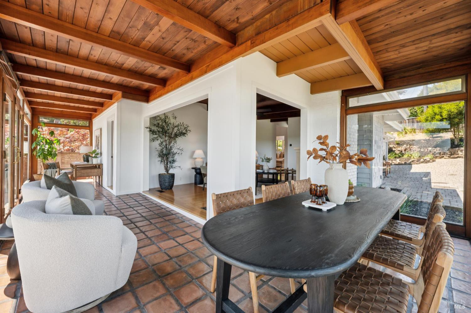 Detail Gallery Image 9 of 35 For 715 Alta Vista Rd, Mill Valley,  CA 94941 - 2 Beds | 1 Baths